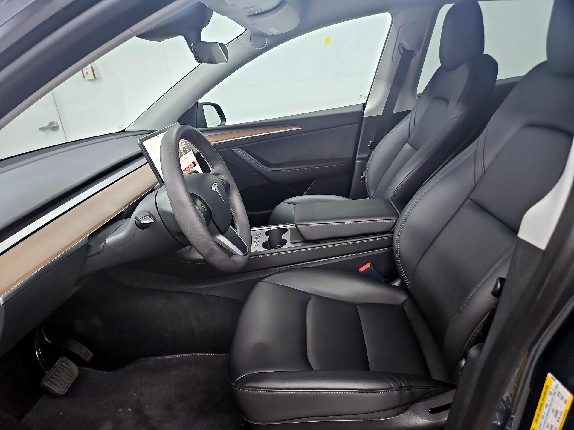 Thumbnail: 2023 Tesla Model Y - 11