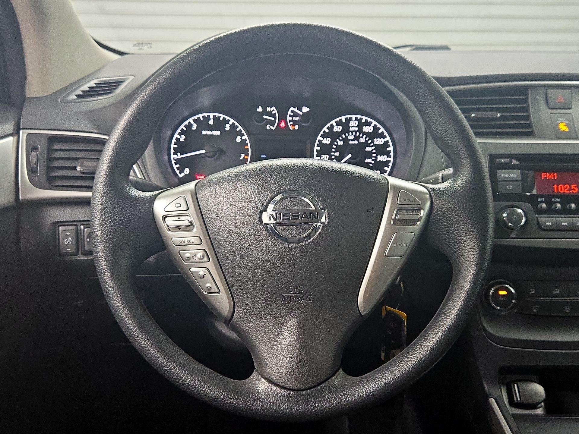 Thumbnail: 2017 Nissan Sentra - 10