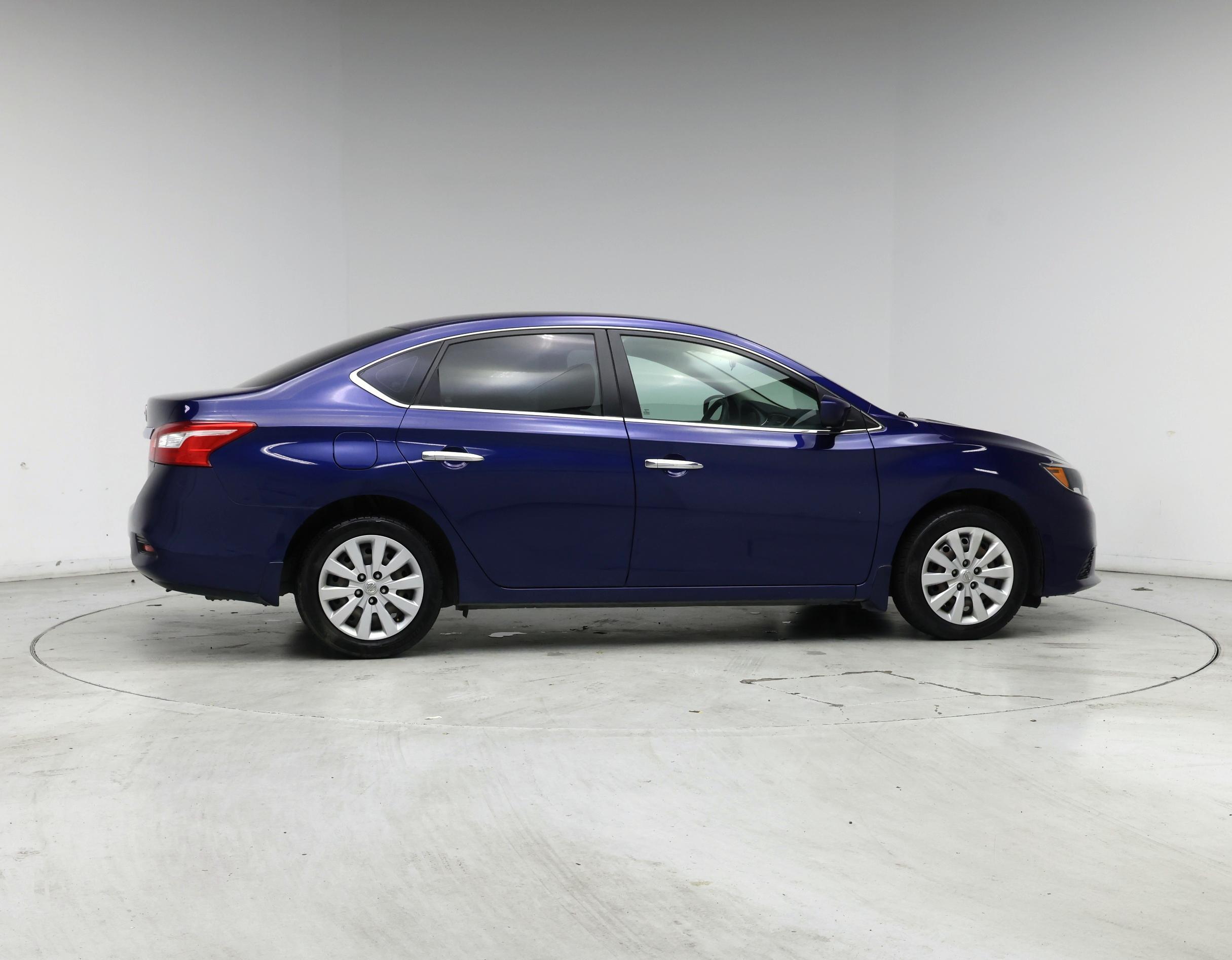 Thumbnail: 2017 Nissan Sentra - 7