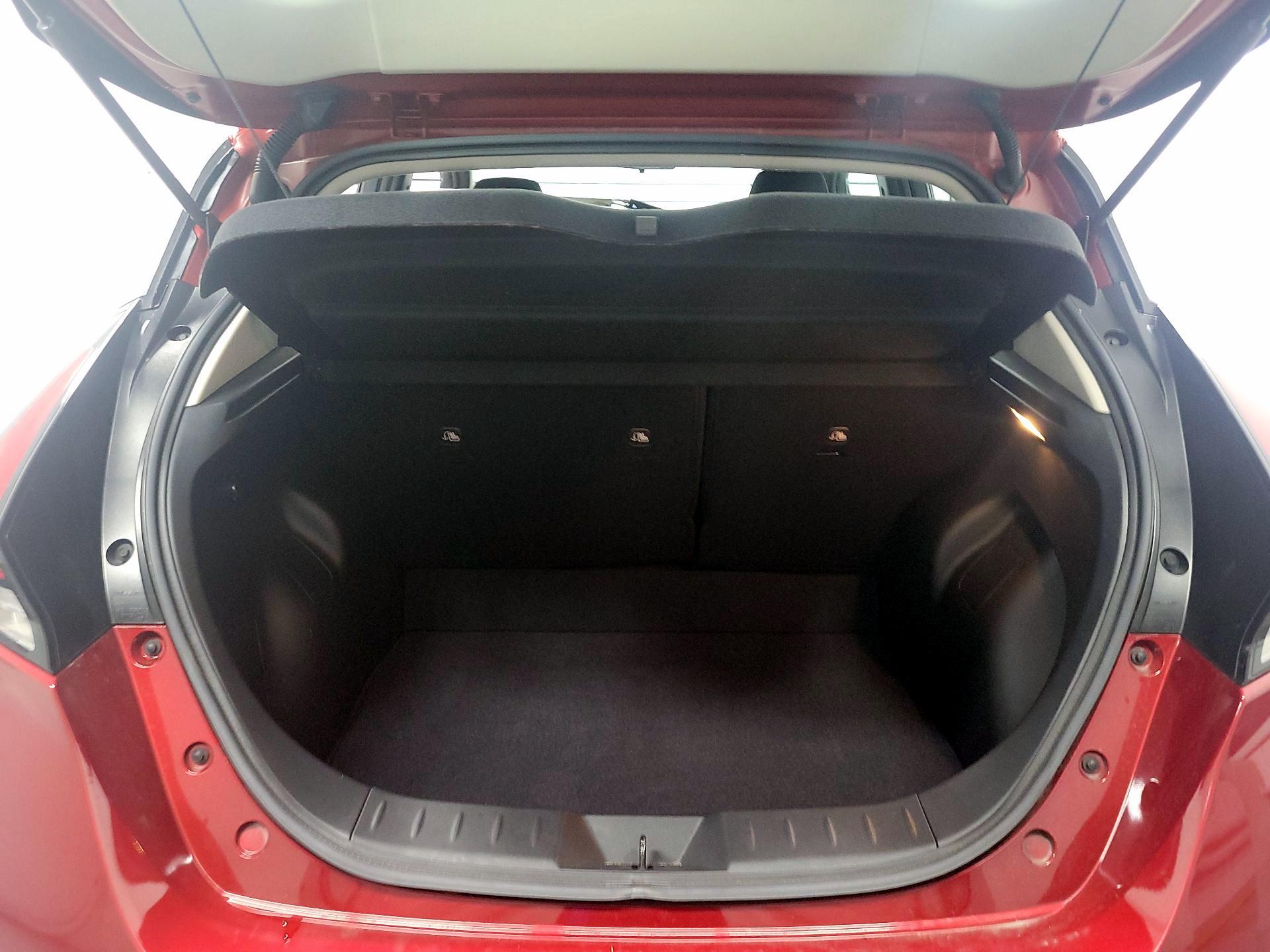 Thumbnail: 2019 Nissan Leaf - 18