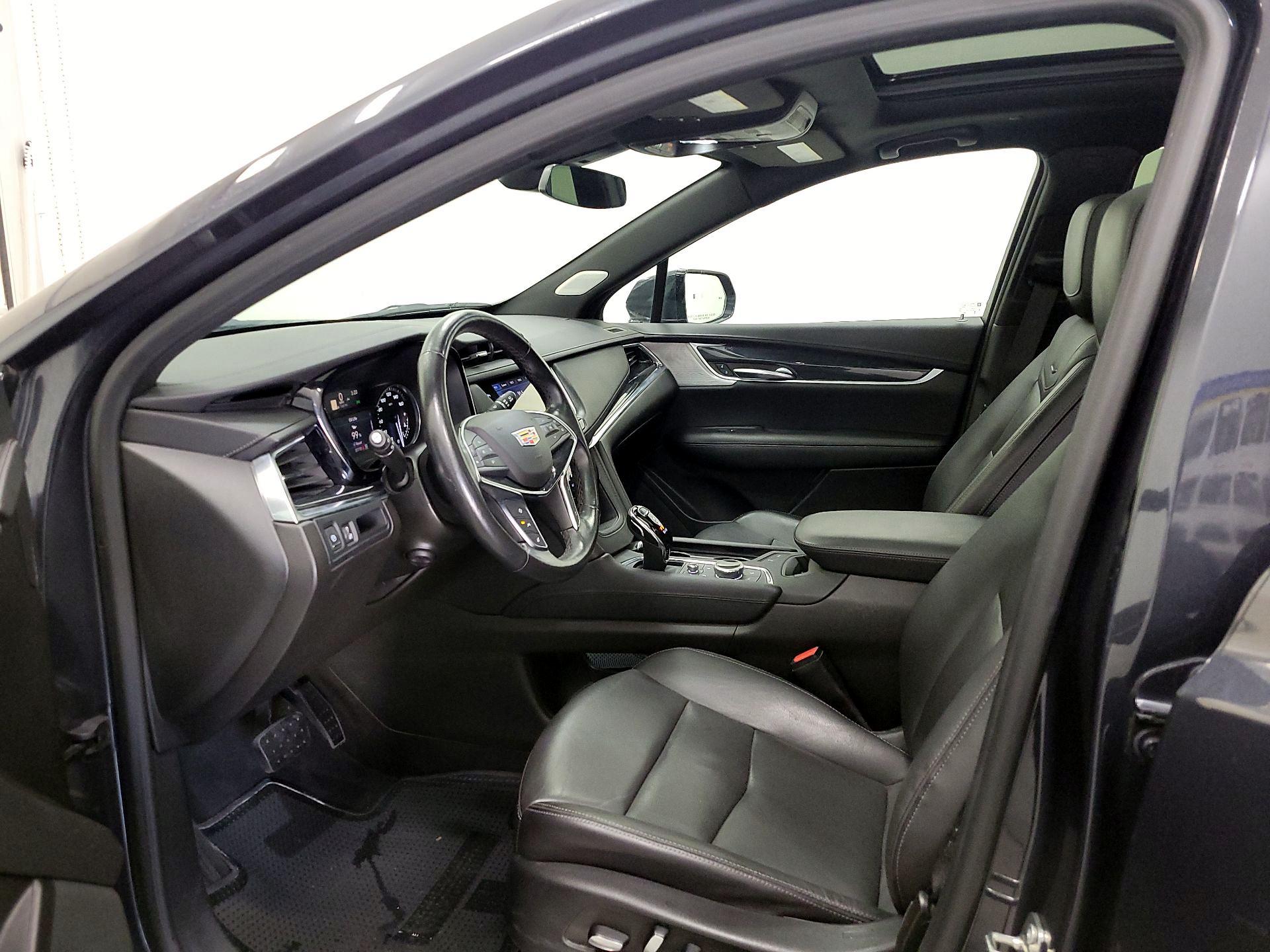 Thumbnail: 2023 Cadillac XT5 - 11
