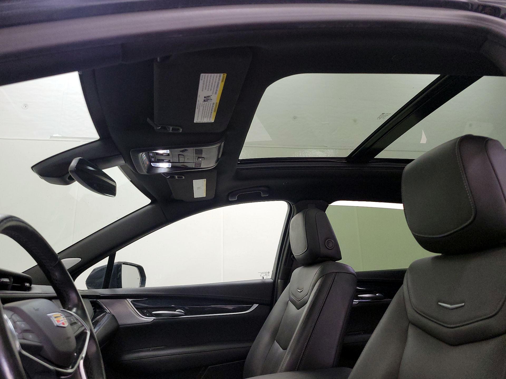 Thumbnail: 2023 Cadillac XT5 - 19