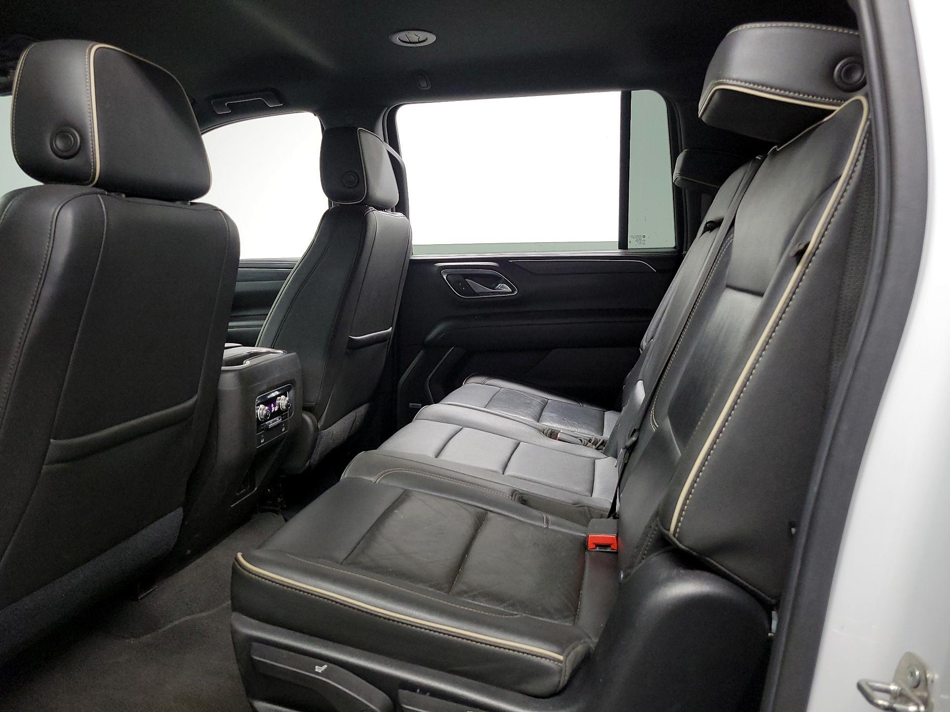 Thumbnail: 2021 GMC Yukon XL - 17