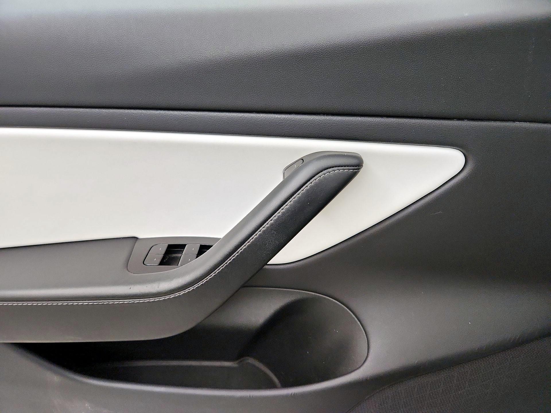 Thumbnail: 2019 Tesla Model 3 - 12