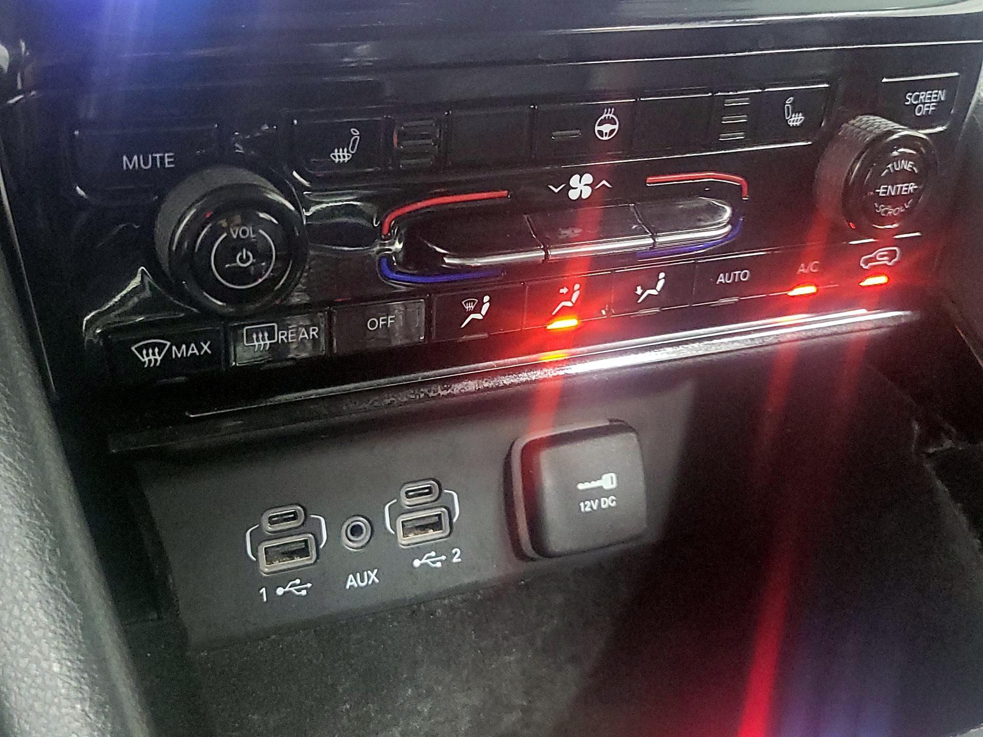 Thumbnail: 2022 Jeep Grand Cherokee - 17