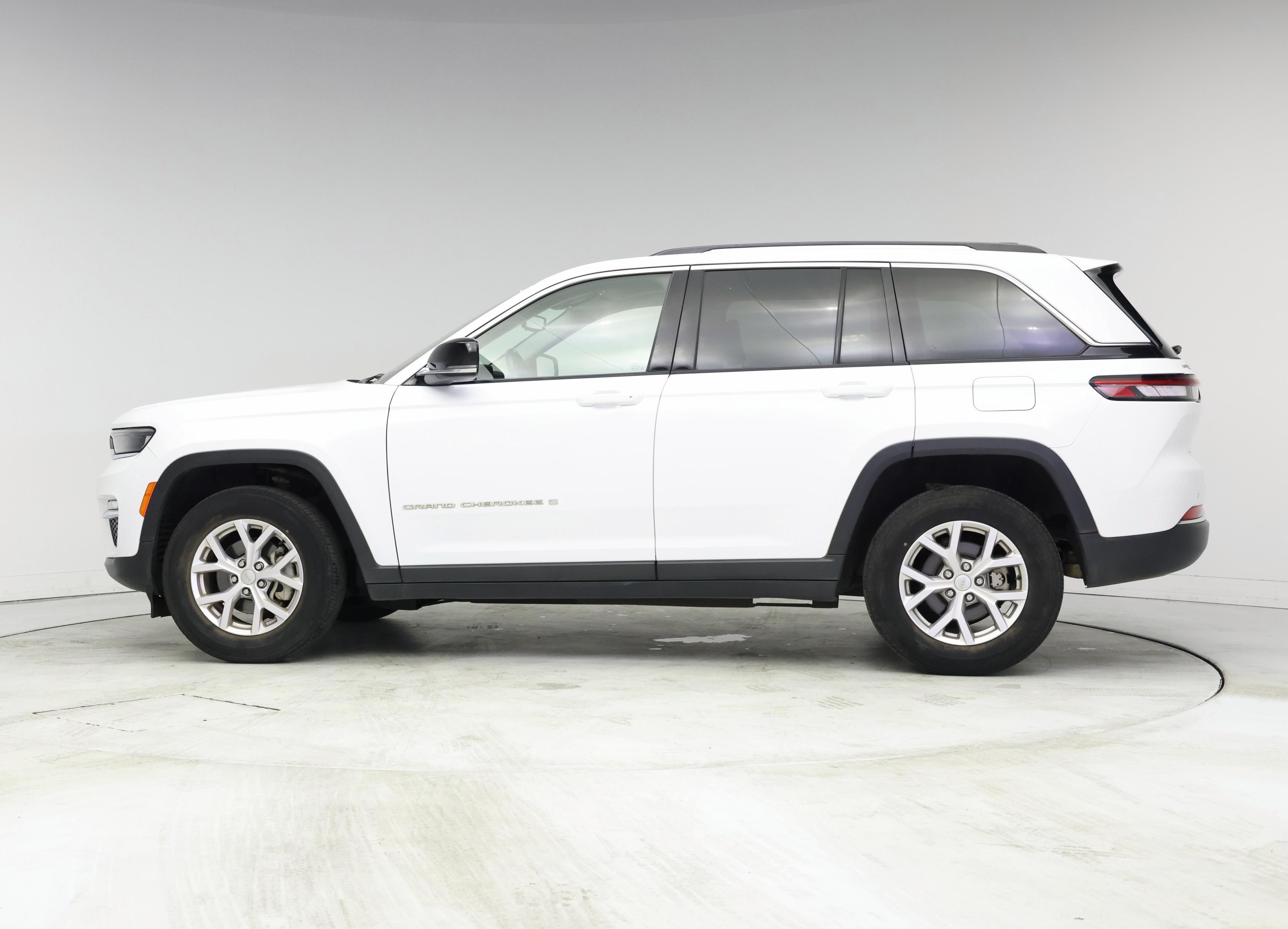 Thumbnail: 2022 Jeep Grand Cherokee - 3