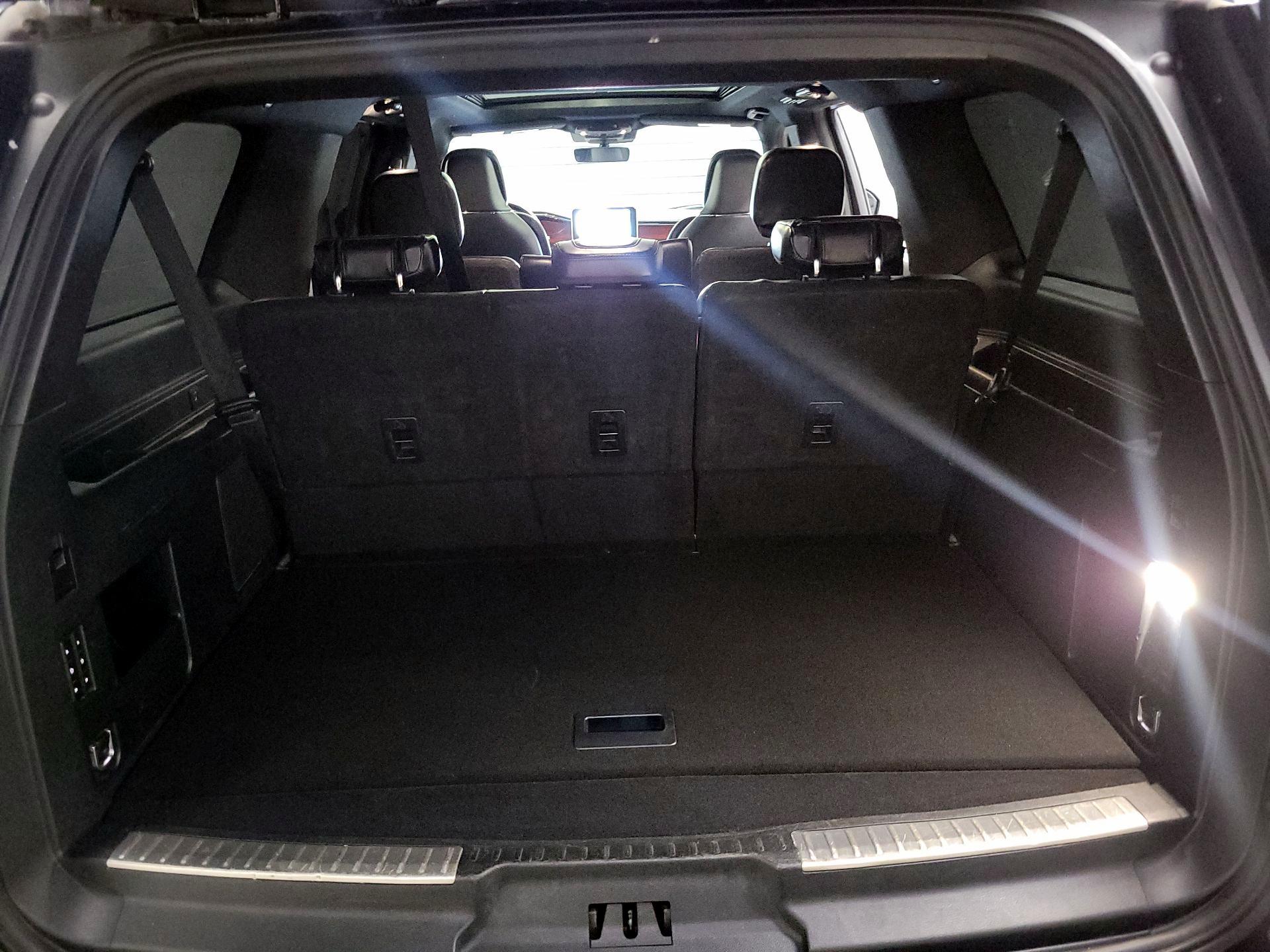 Thumbnail: 2021 Lincoln Navigator L - 18