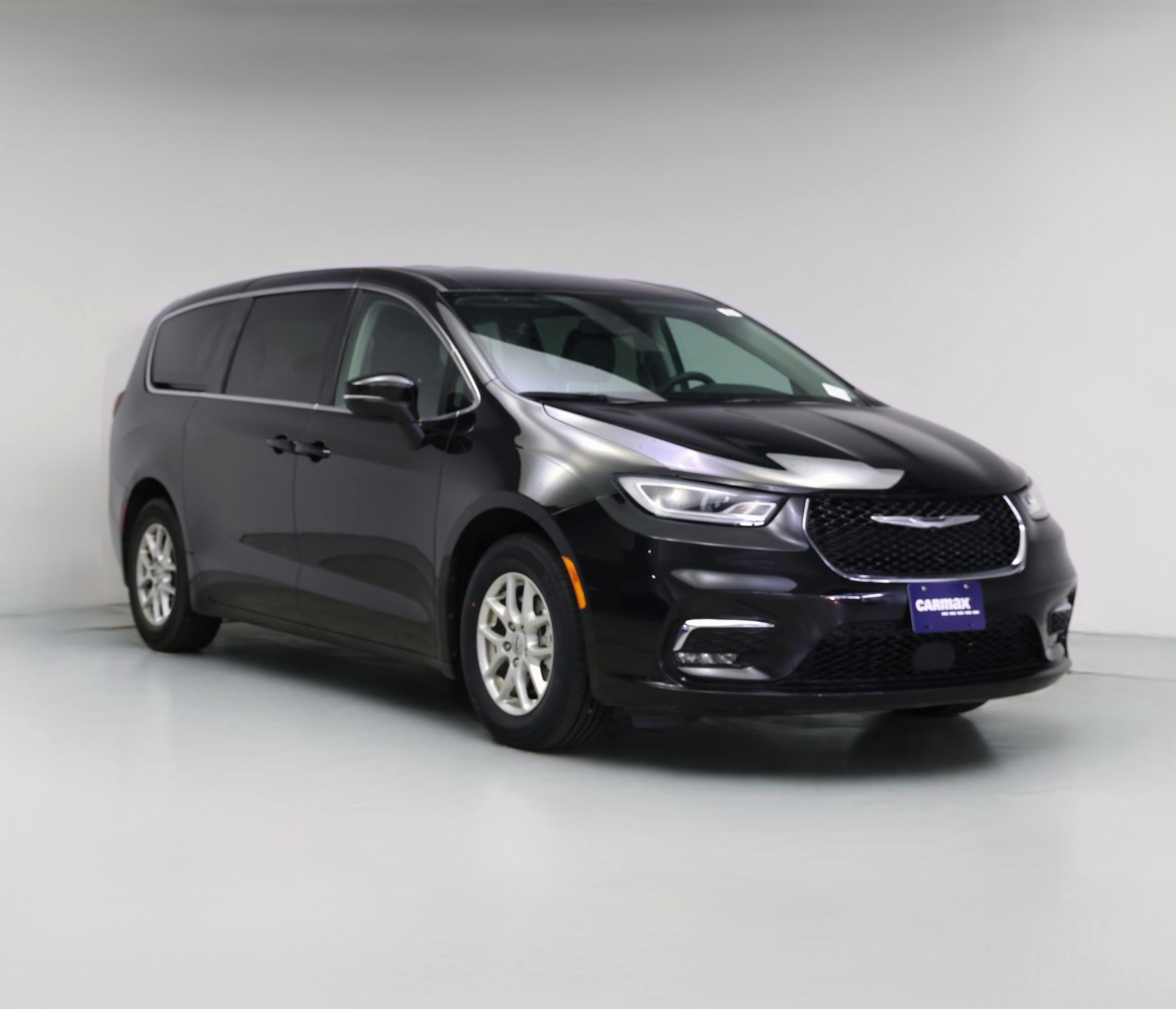 Thumbnail: 2023 Chrysler Pacifica - 1
