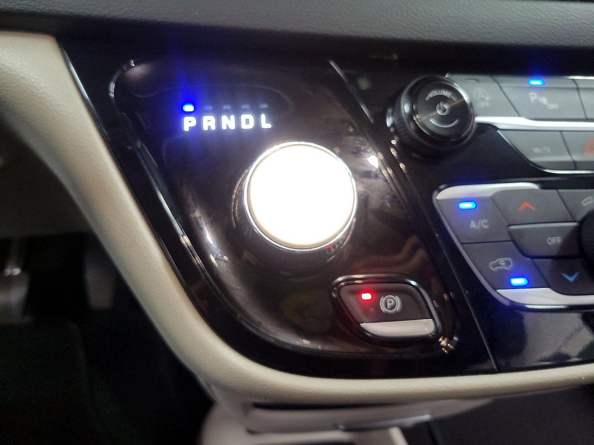 Thumbnail: 2023 Chrysler Pacifica - 16