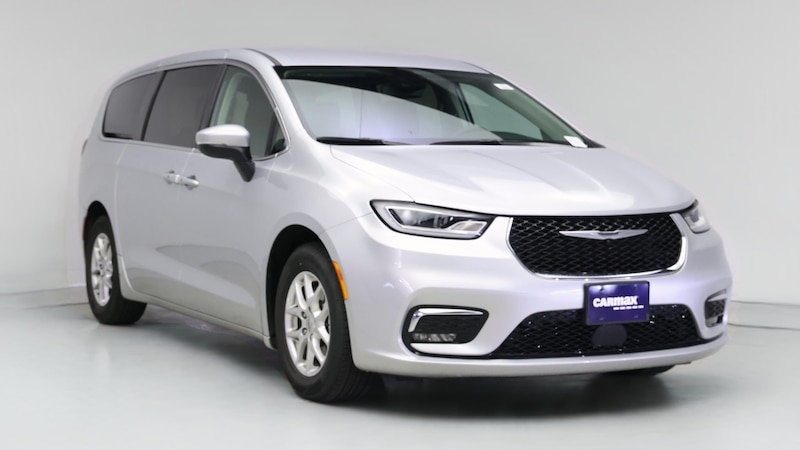 2023 Chrysler Pacifica Touring L Hero Image