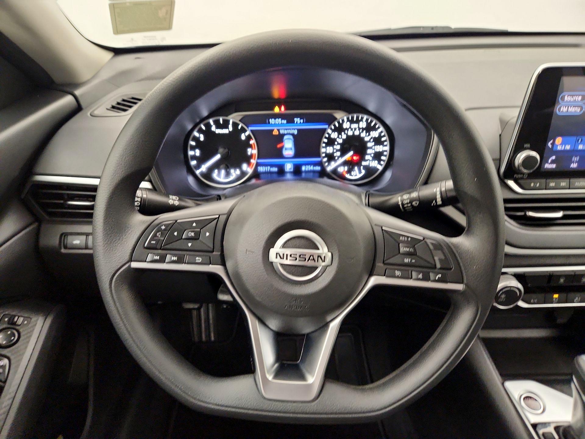 Thumbnail: 2019 Nissan Altima - 10