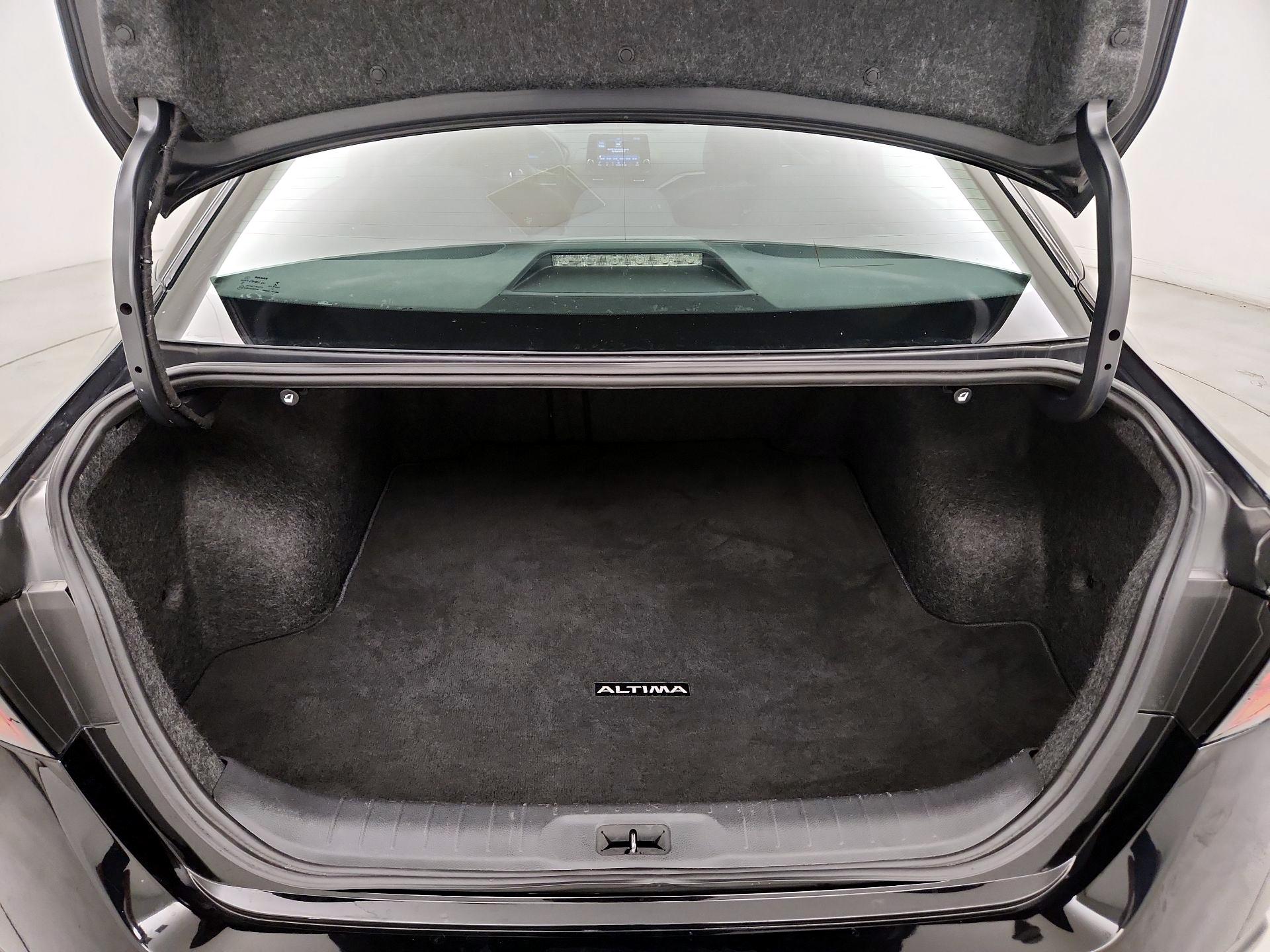 Thumbnail: 2019 Nissan Altima - 20
