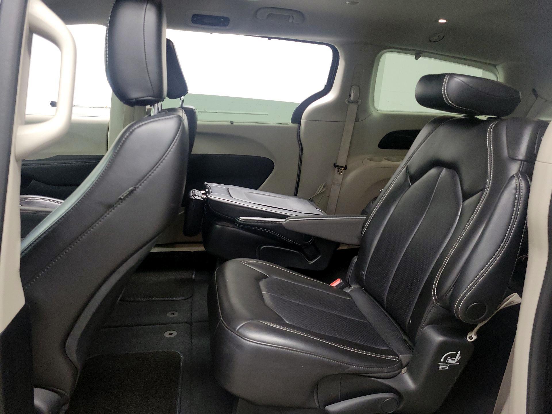 Thumbnail: 2023 Chrysler Pacifica - 17