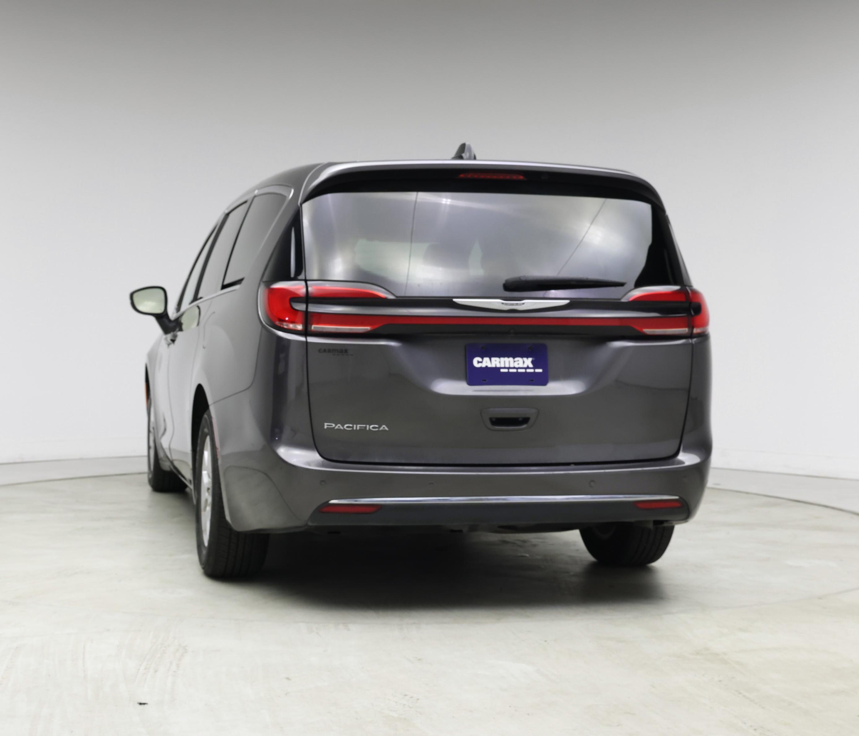 Thumbnail: 2023 Chrysler Pacifica - 6