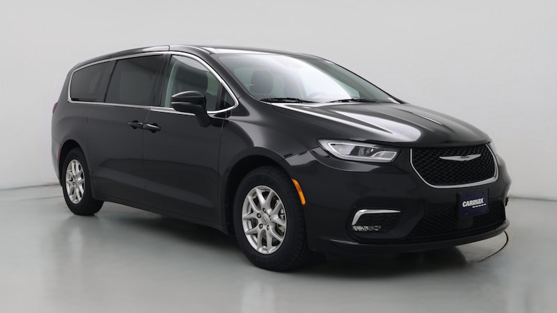 2023 Chrysler Pacifica Touring L Hero Image