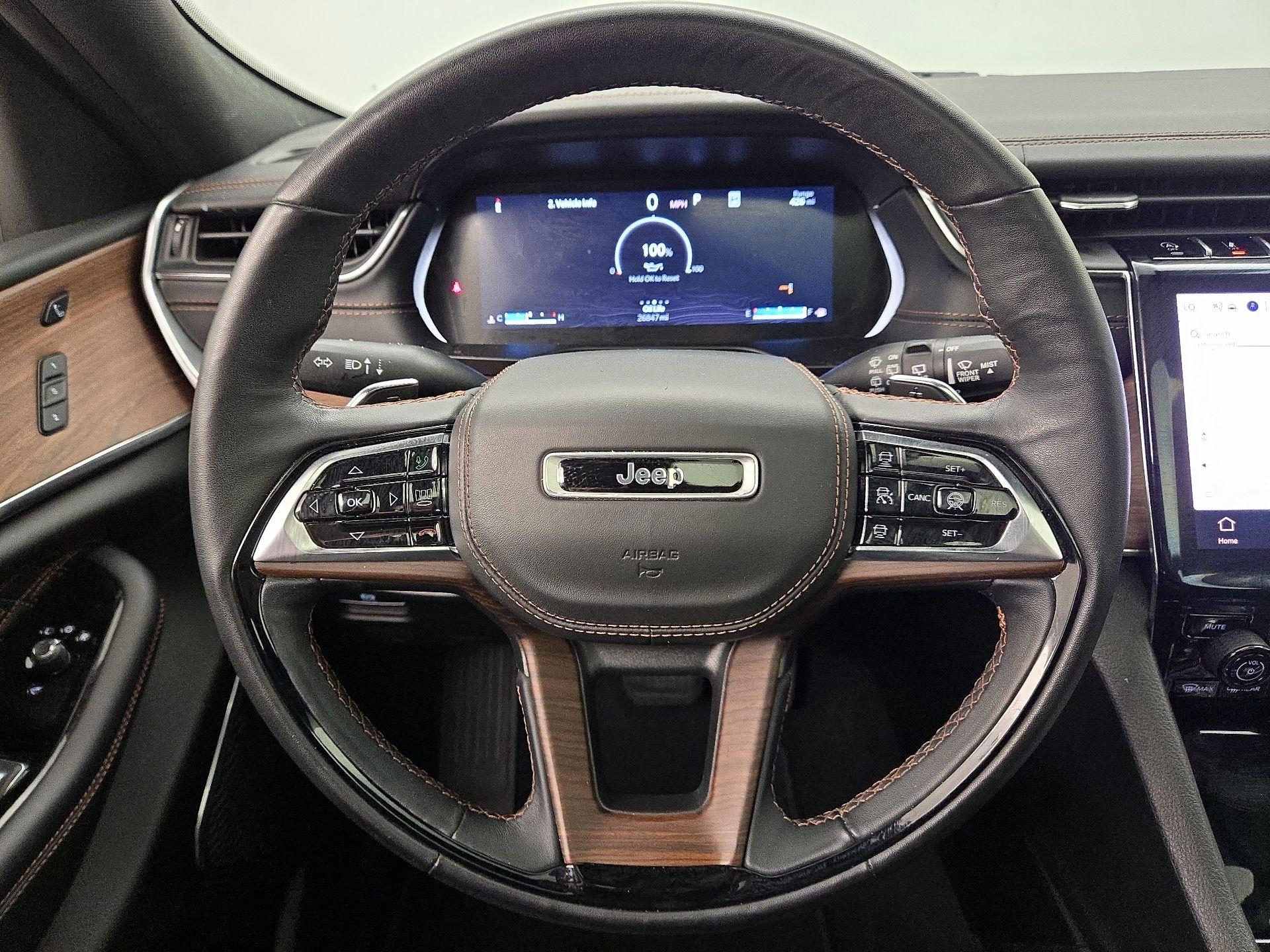 Thumbnail: 2023 Jeep Grand Cherokee - 10