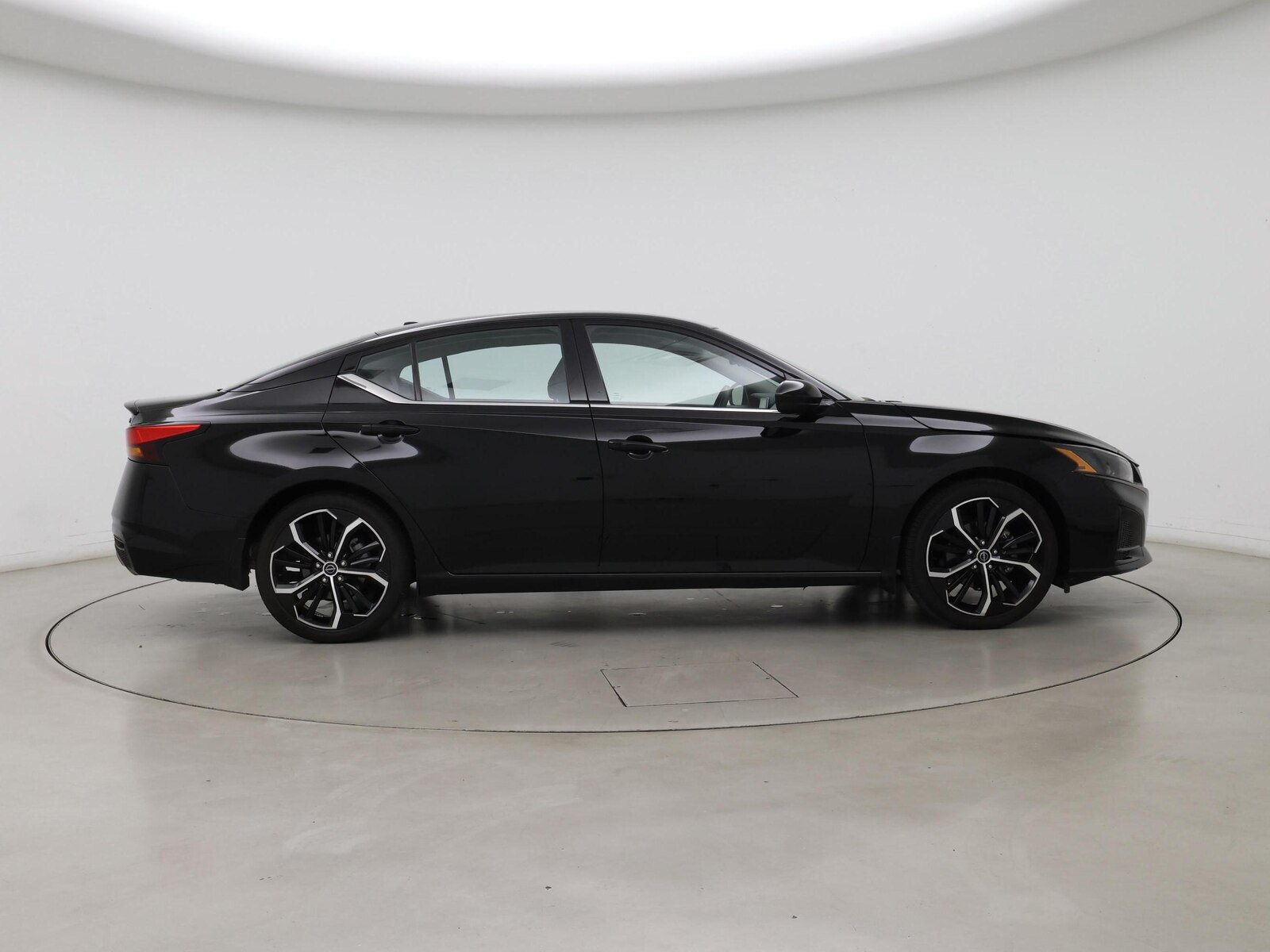Image of 2023 Nissan Altima SR