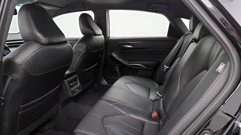2022 Toyota Avalon XLE 19
