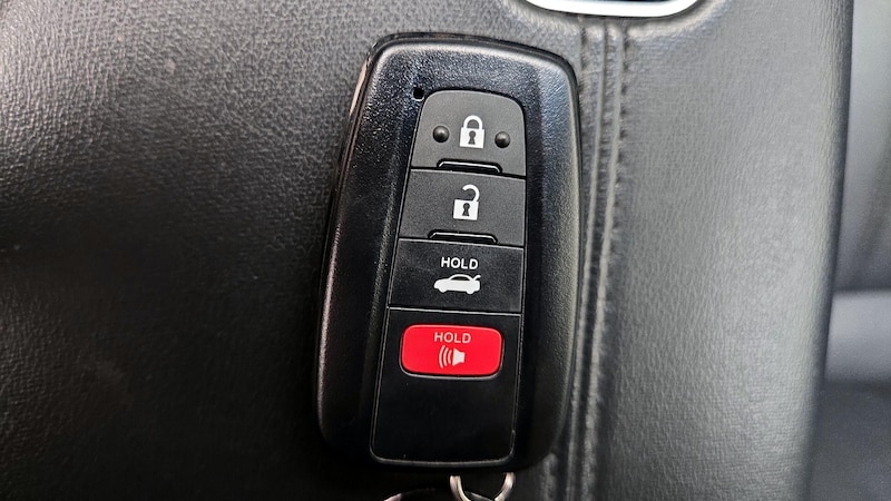 2022 Toyota Avalon XLE 22