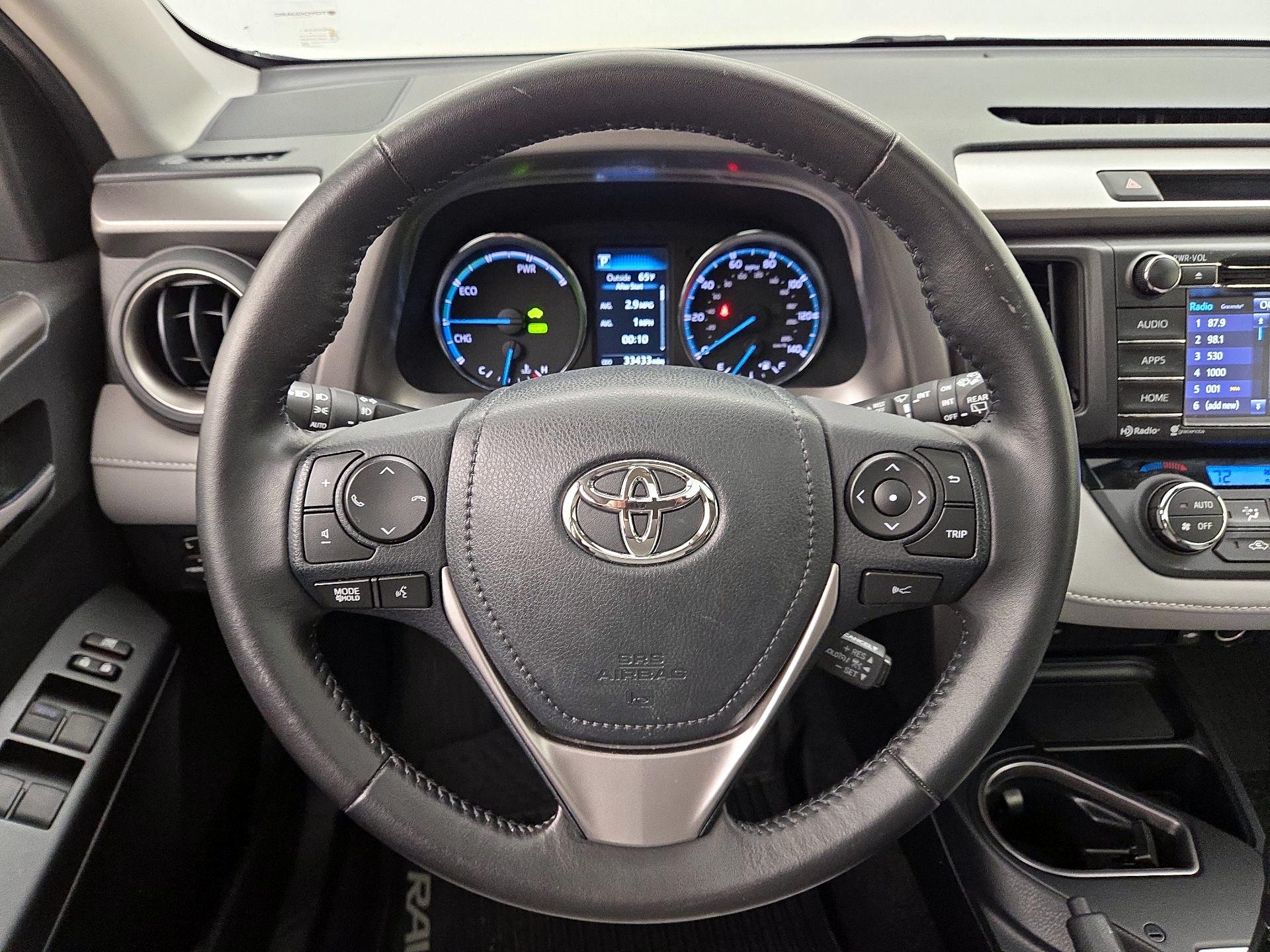 Thumbnail: 2017 Toyota RAV4 - 10