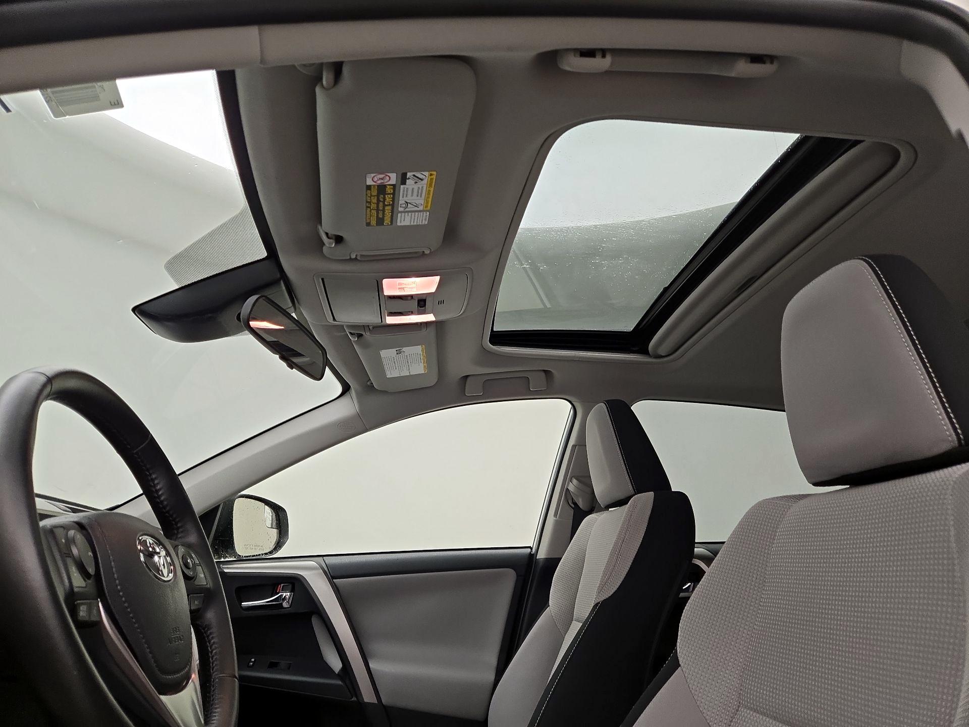 Thumbnail: 2017 Toyota RAV4 - 19