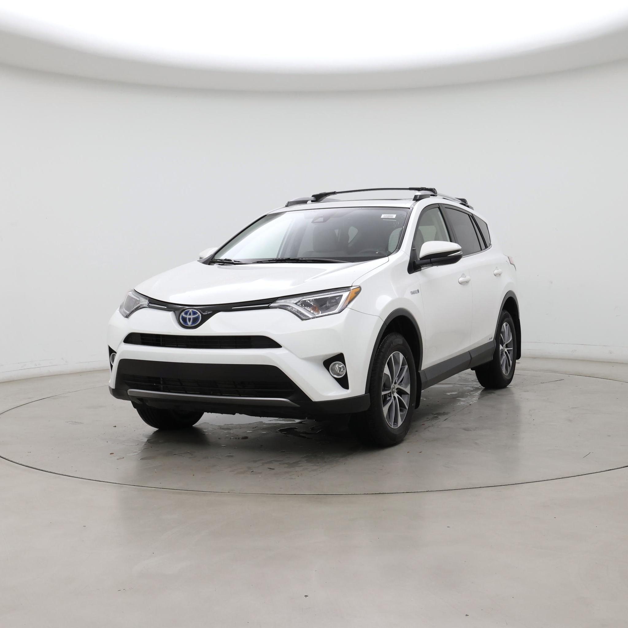 Thumbnail: 2017 Toyota RAV4 - 4