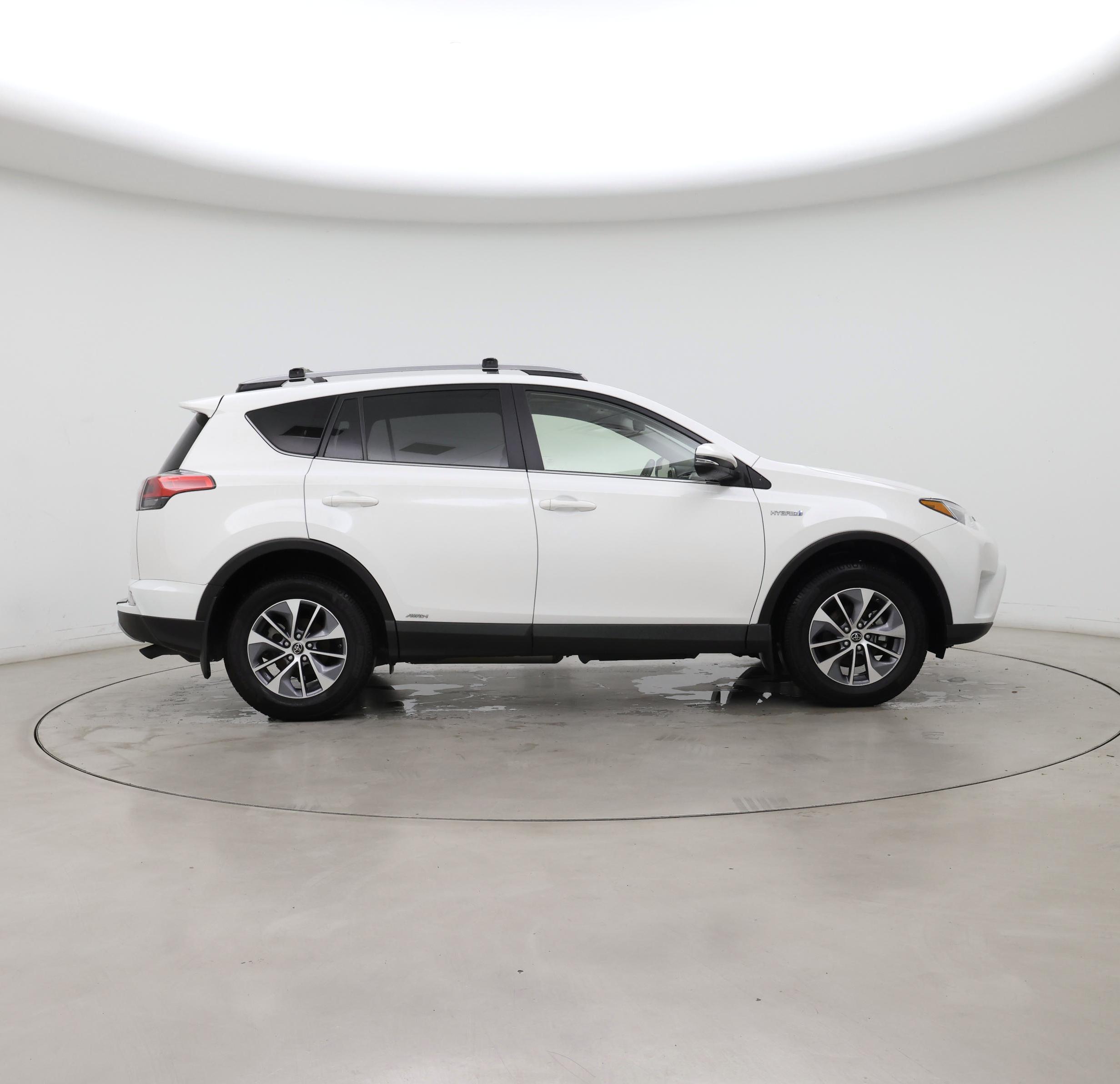 Thumbnail: 2017 Toyota RAV4 - 7