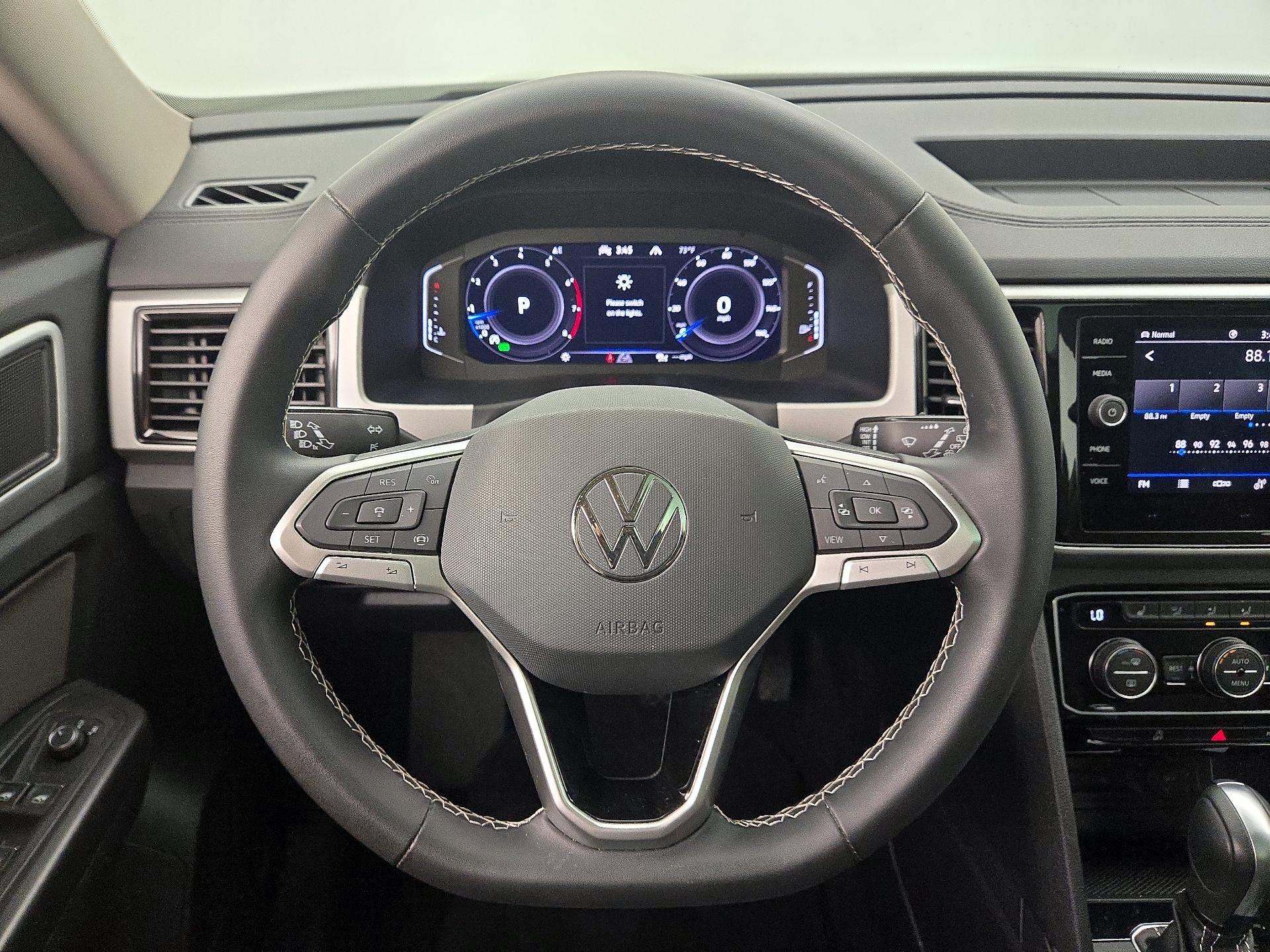 Thumbnail: 2022 Volkswagen Atlas - 10