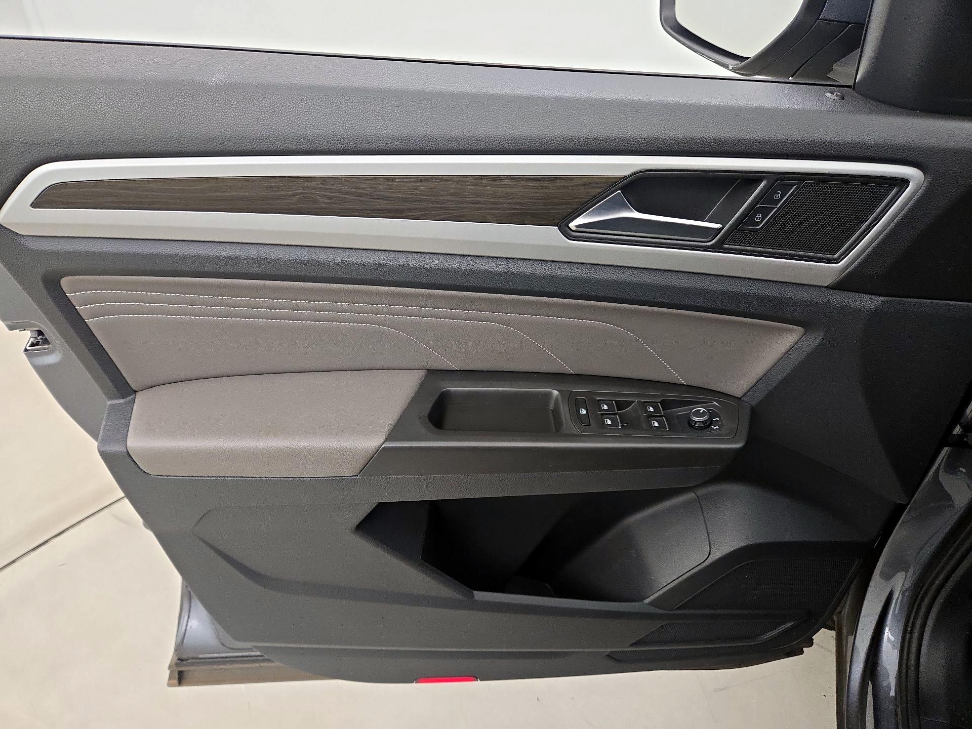 Thumbnail: 2022 Volkswagen Atlas - 12