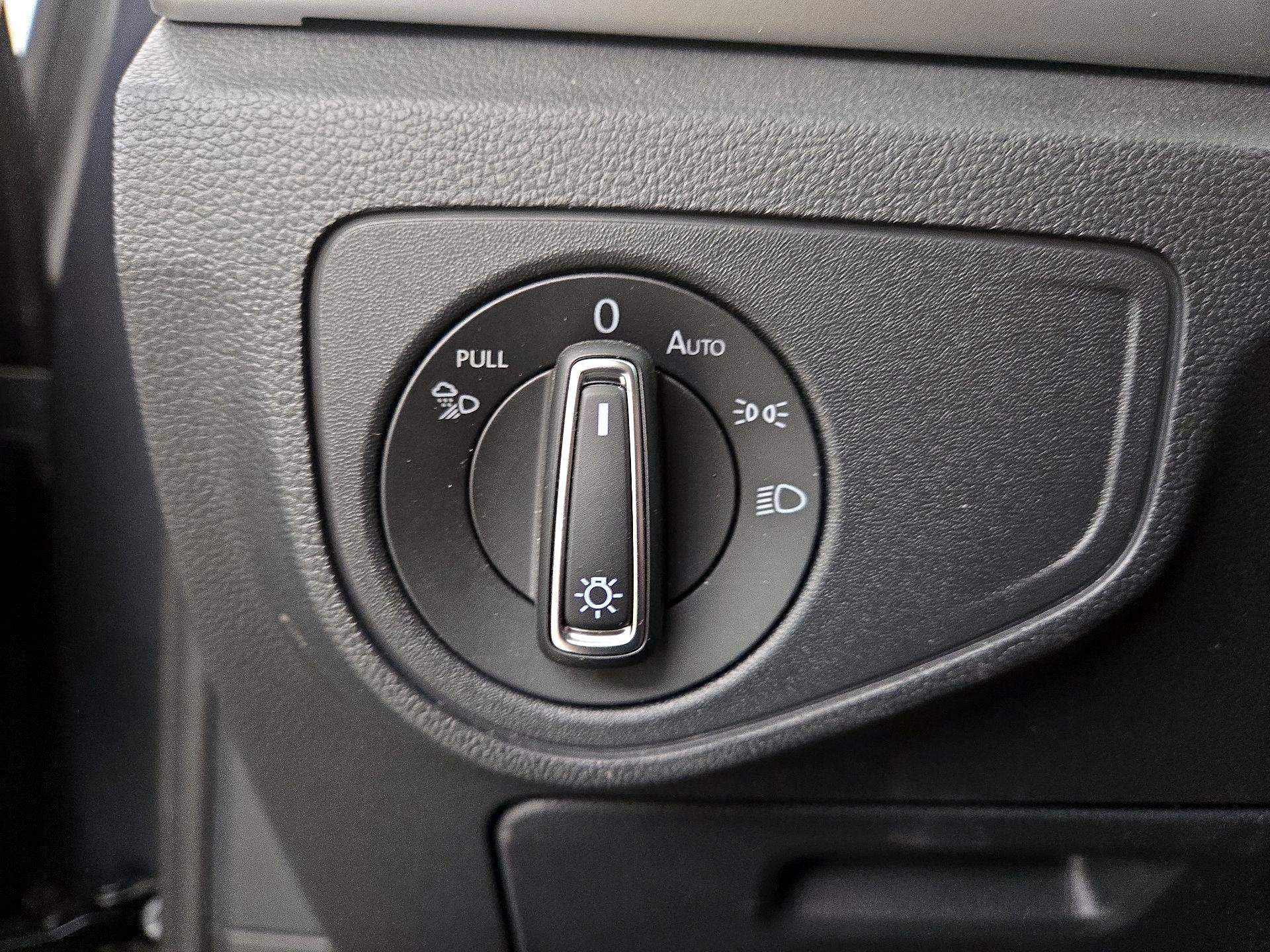 Thumbnail: 2022 Volkswagen Atlas - 13