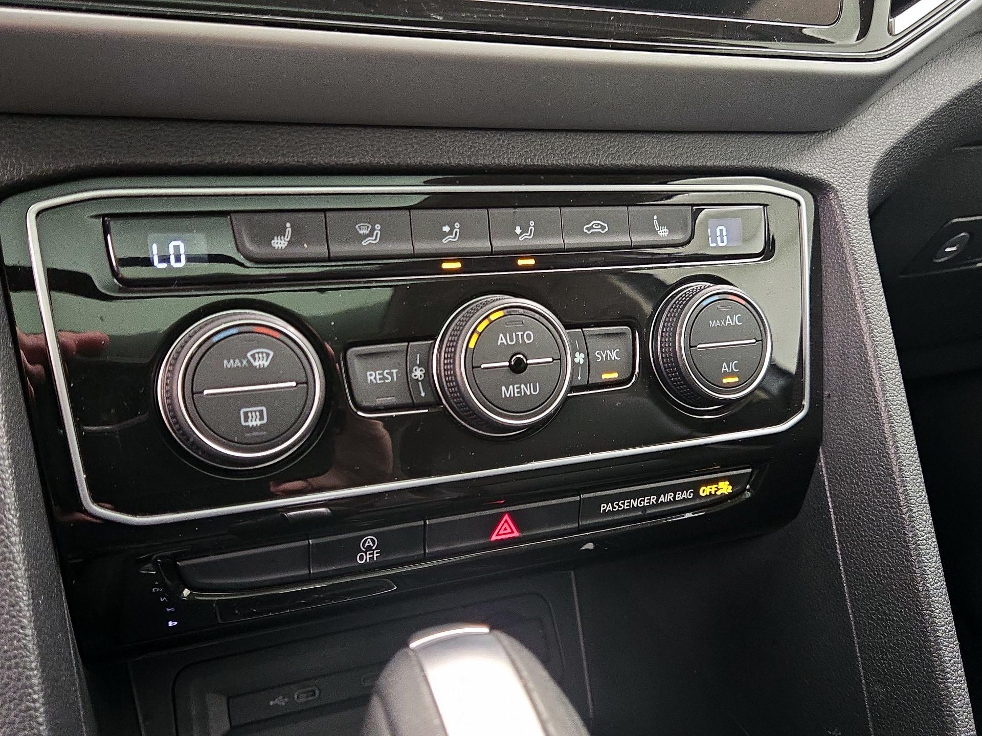 Thumbnail: 2022 Volkswagen Atlas - 16