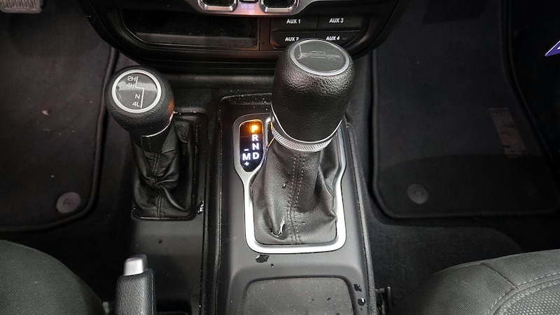 2020 Jeep Gladiator Sport S 17