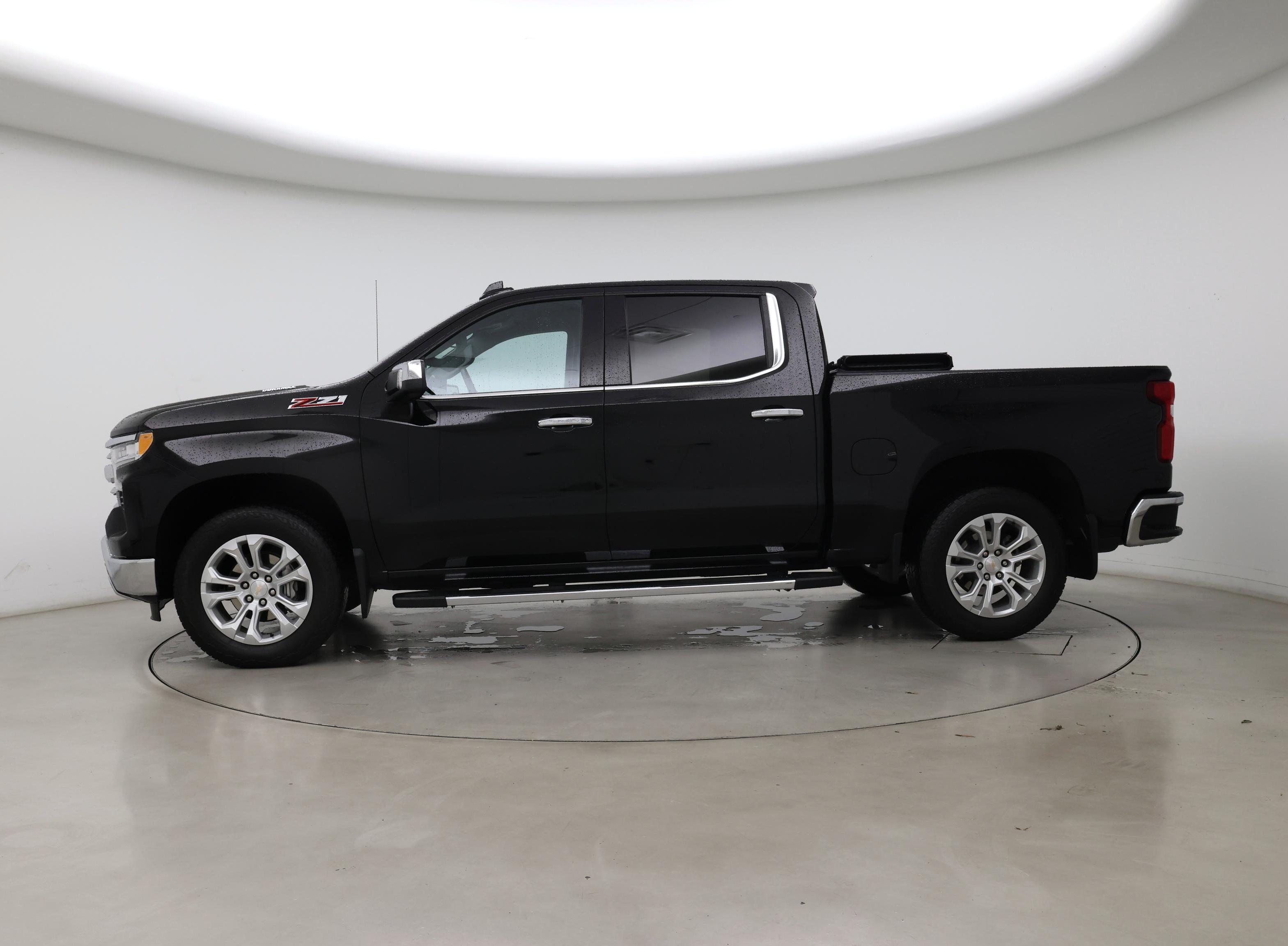Thumbnail: 2023 Chevrolet Silverado 1500 - 3