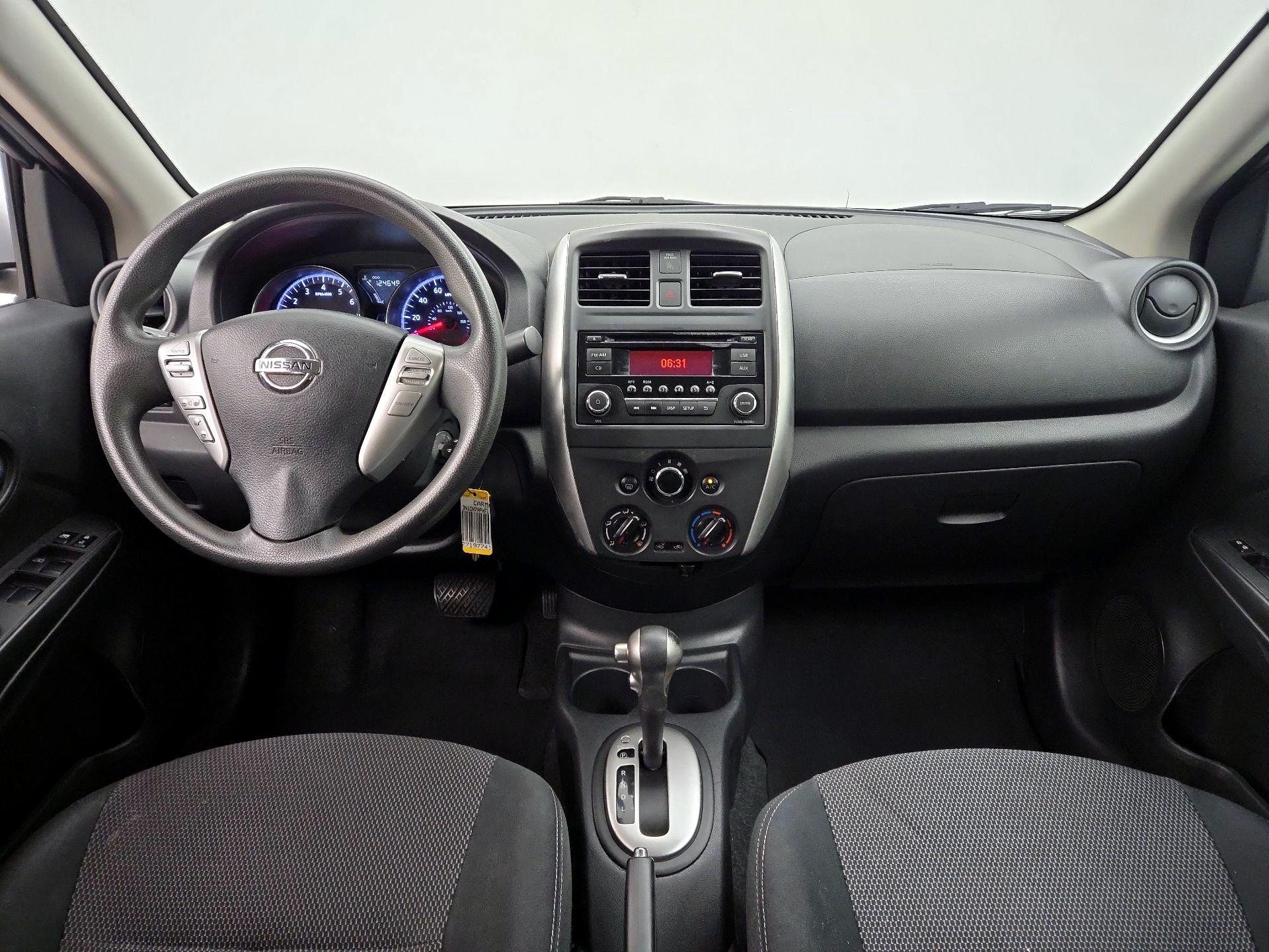 Thumbnail: 2015 Nissan Versa - 9