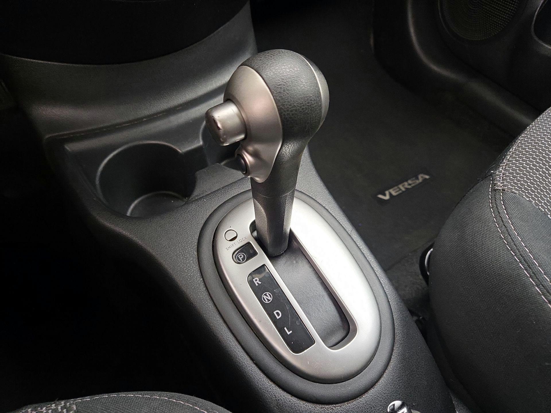 Thumbnail: 2015 Nissan Versa - 16