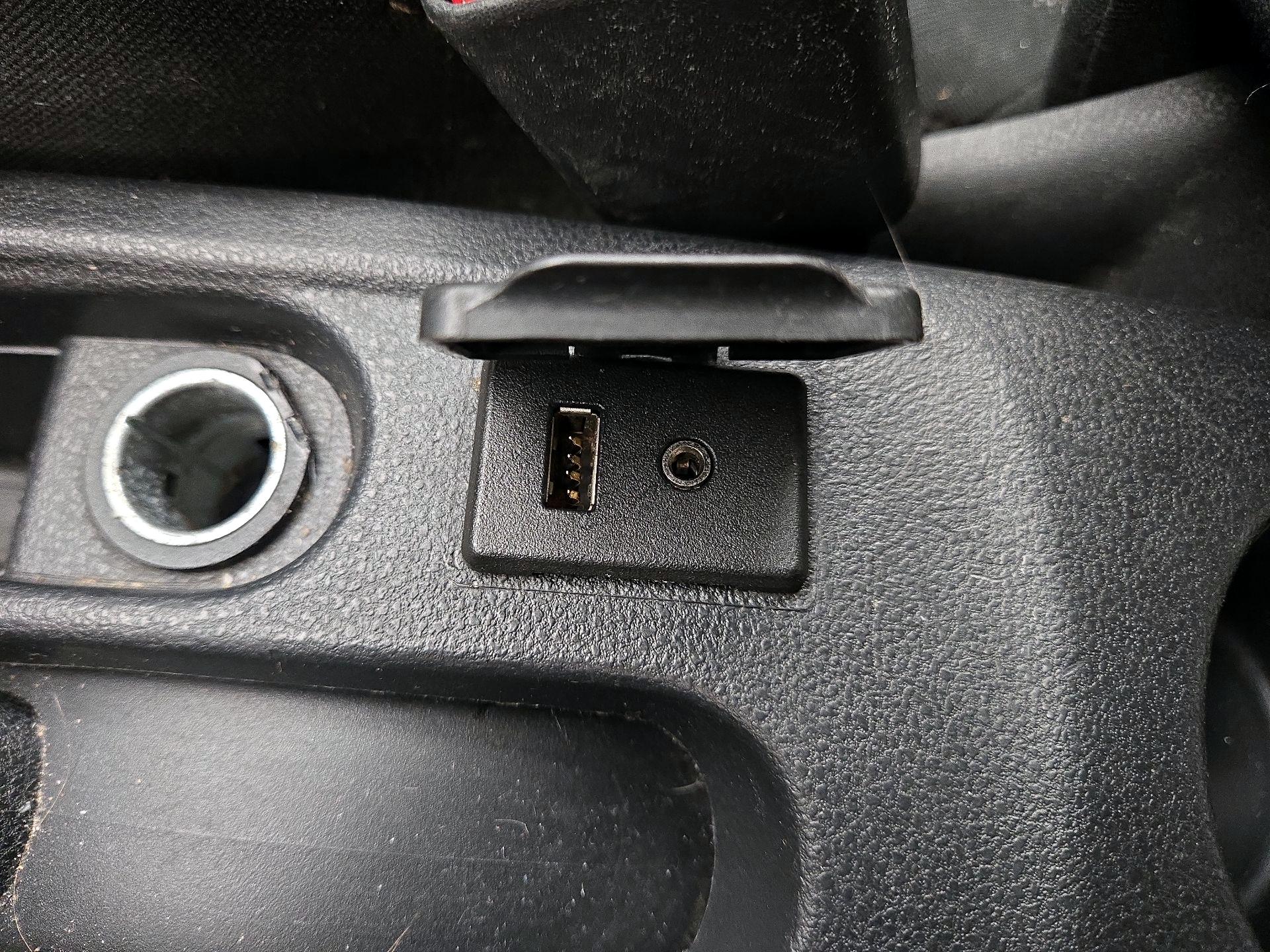 Thumbnail: 2015 Nissan Versa - 17
