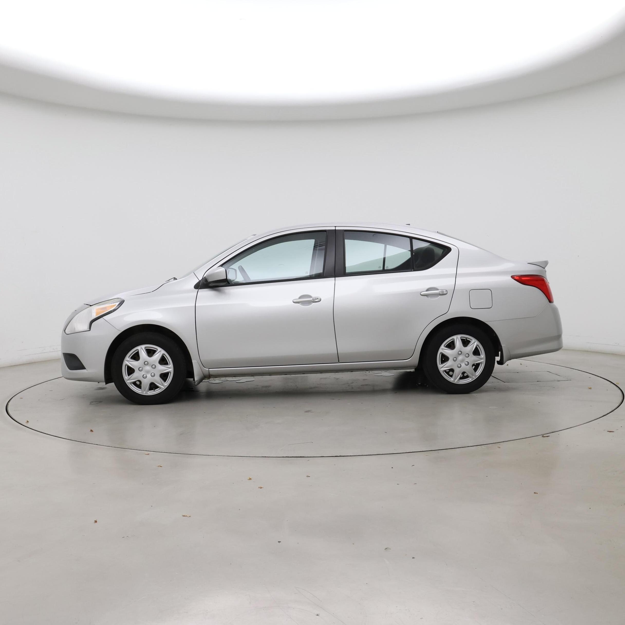 Thumbnail: 2015 Nissan Versa - 3