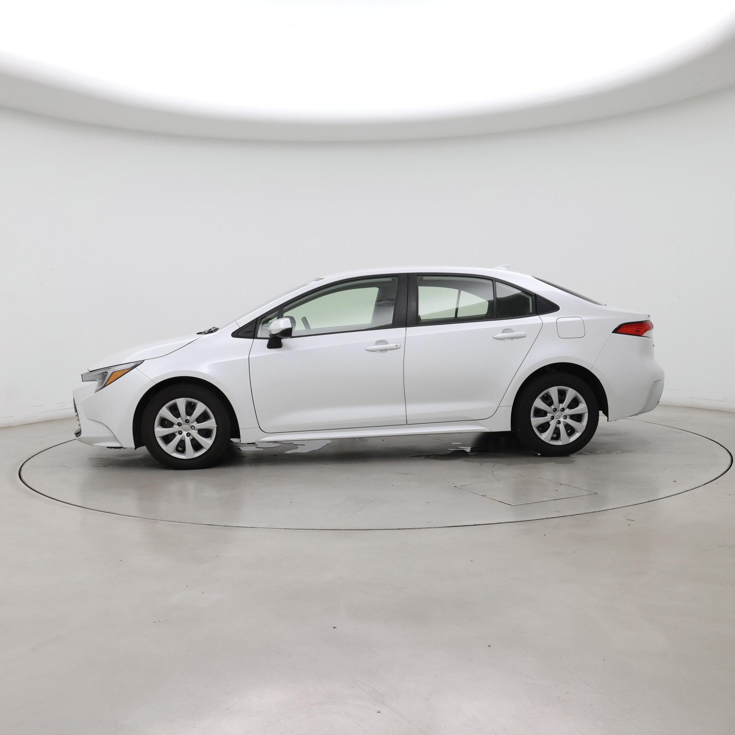 Thumbnail: 2023 Toyota Corolla - 3