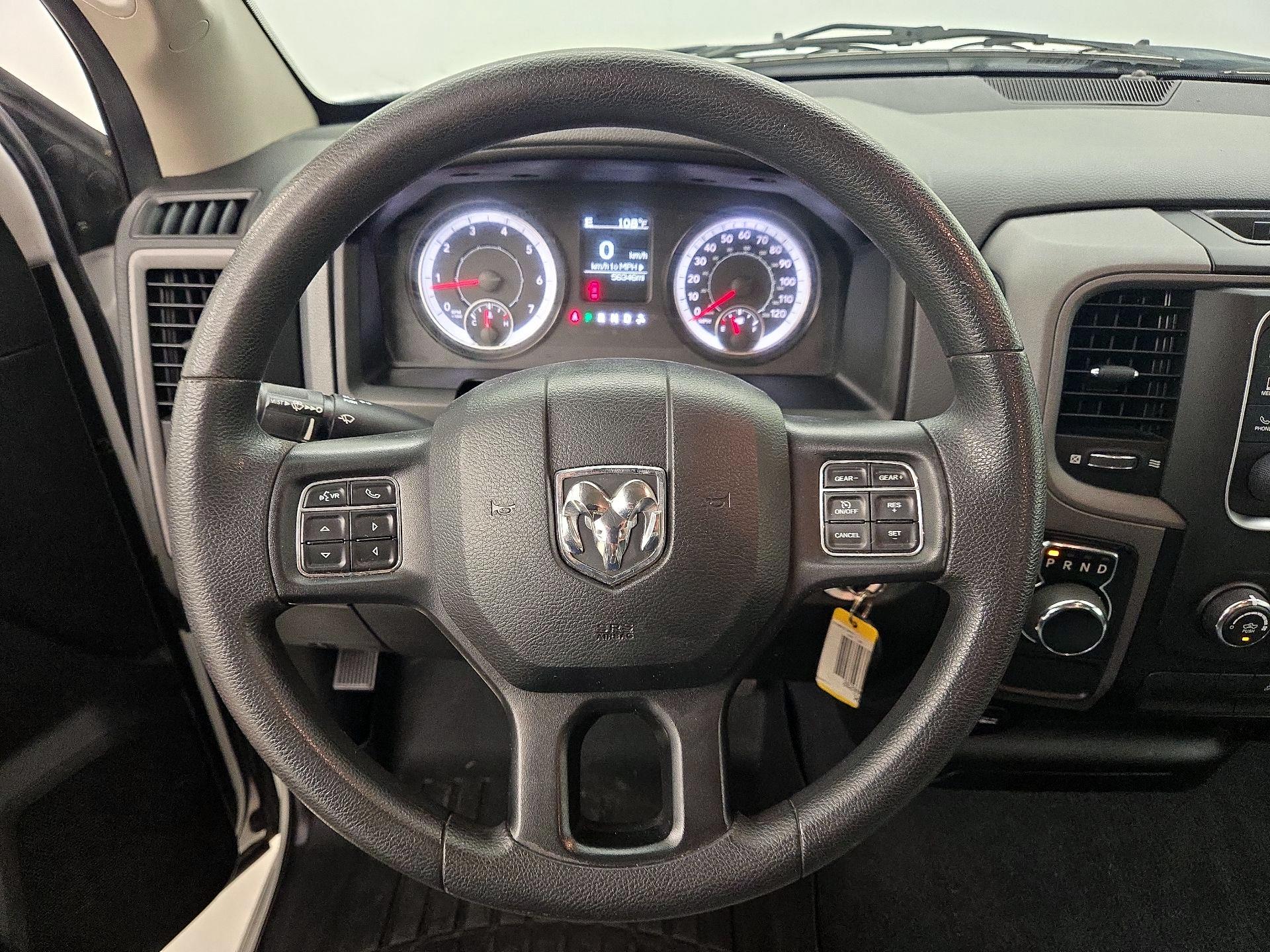 Thumbnail: 2020 RAM 1500 Classic - 10