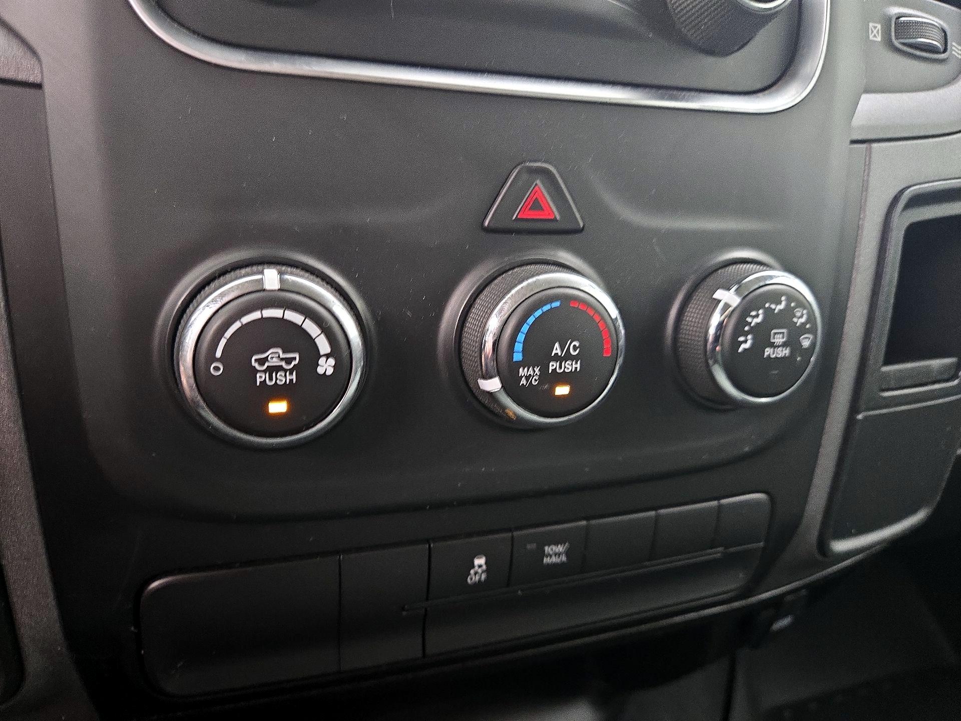 Thumbnail: 2020 RAM 1500 Classic - 16