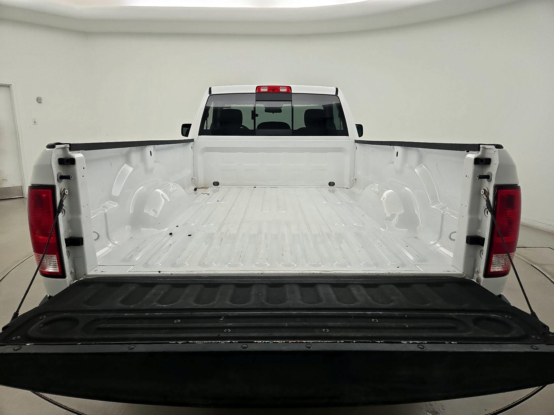 Thumbnail: 2020 RAM 1500 Classic - 19