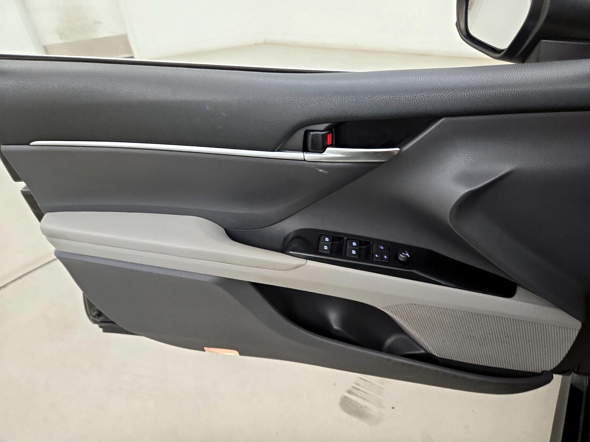 Thumbnail: 2019 Toyota Camry - 12