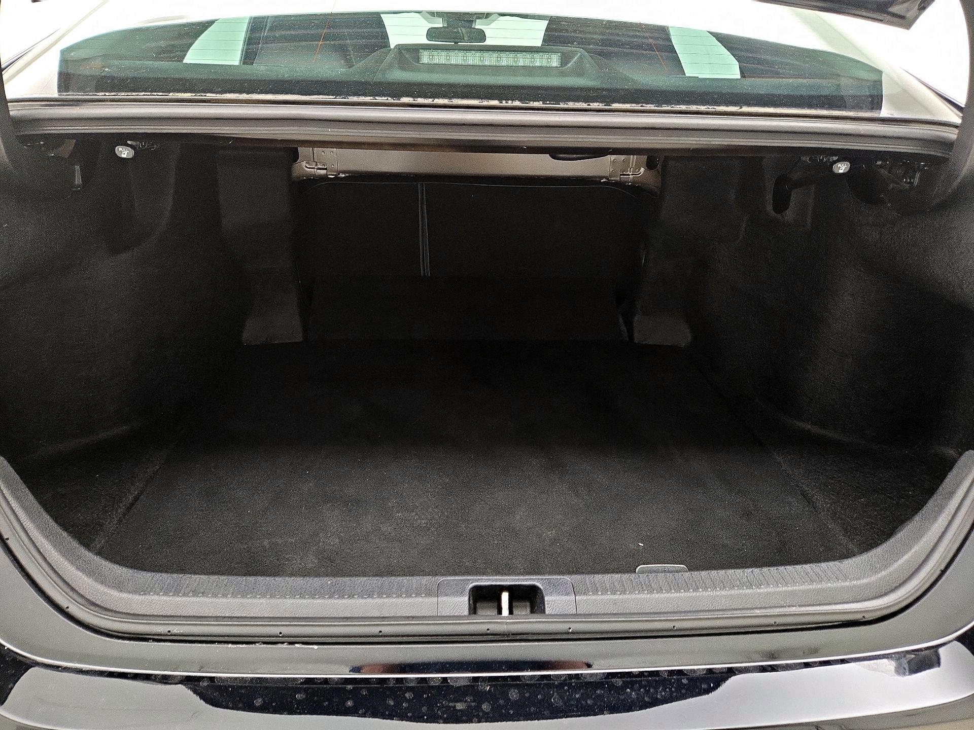 Thumbnail: 2019 Toyota Camry - 20