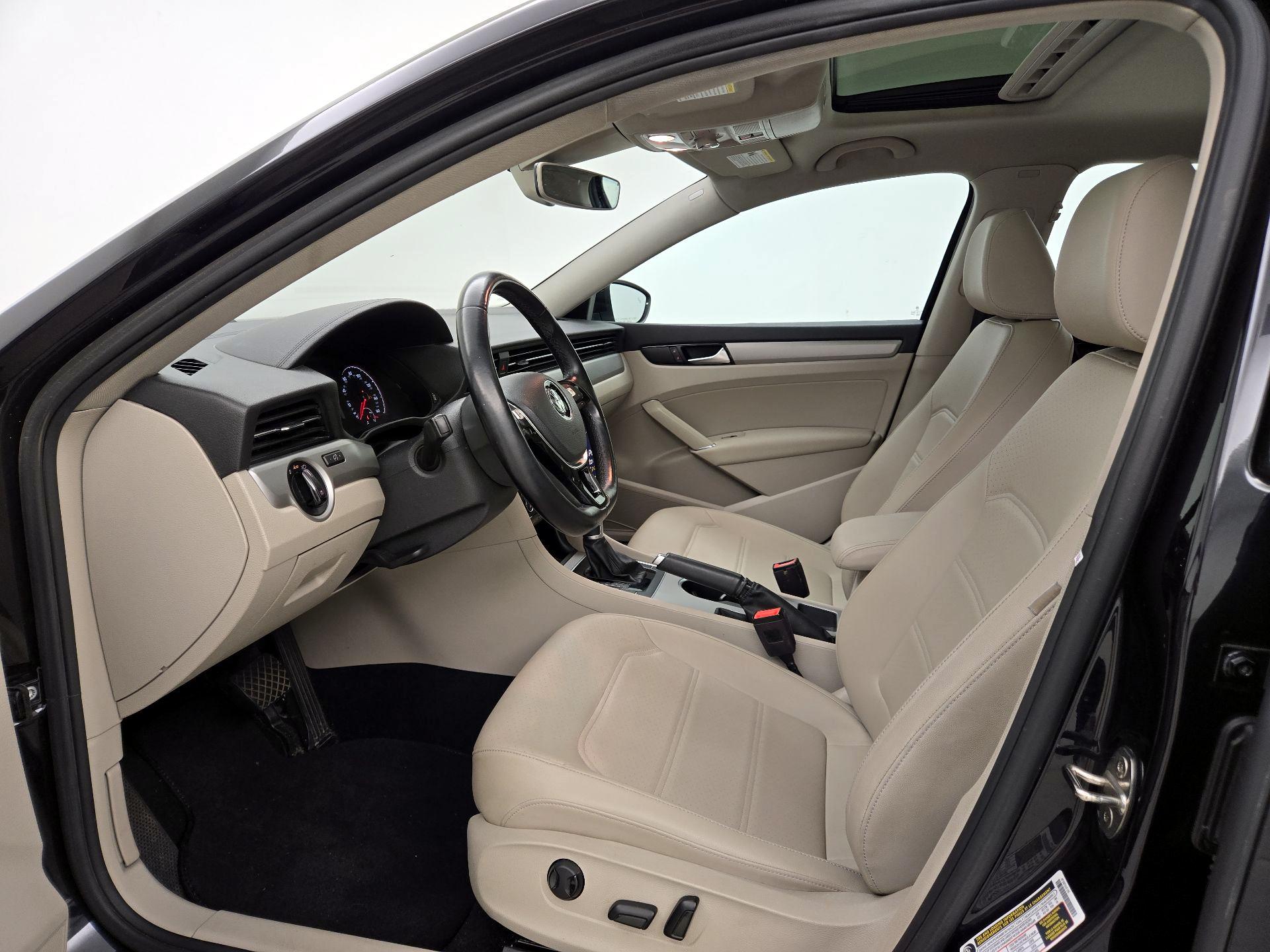 Thumbnail: 2020 Volkswagen Passat - 11