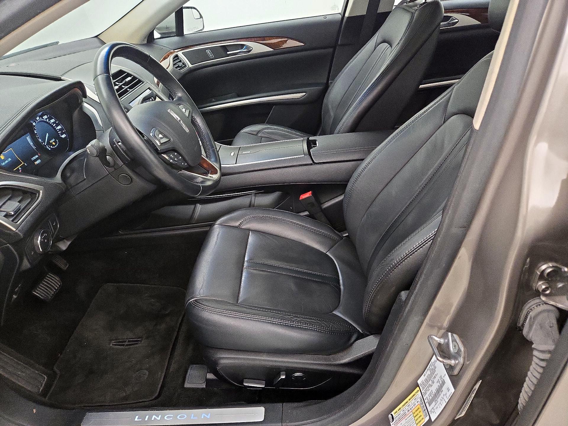 Thumbnail: 2016 Lincoln MKZ - 11