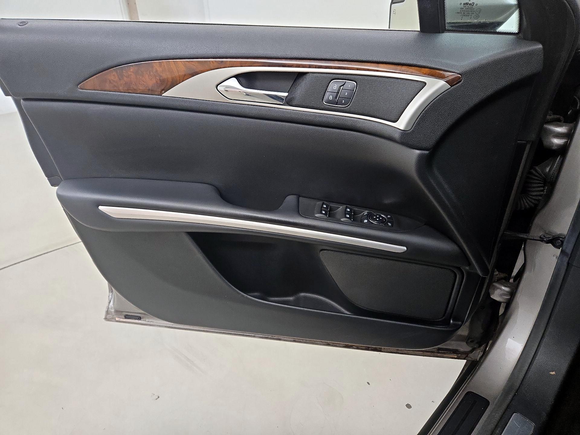 Thumbnail: 2016 Lincoln MKZ - 12