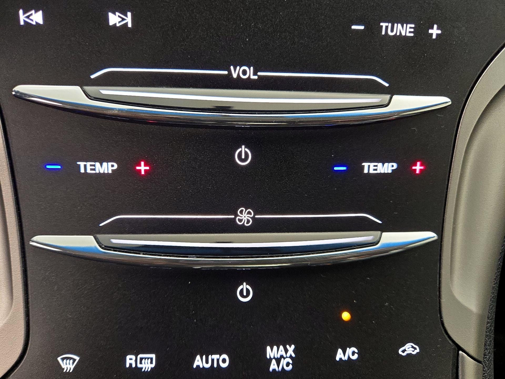 Thumbnail: 2016 Lincoln MKZ - 16