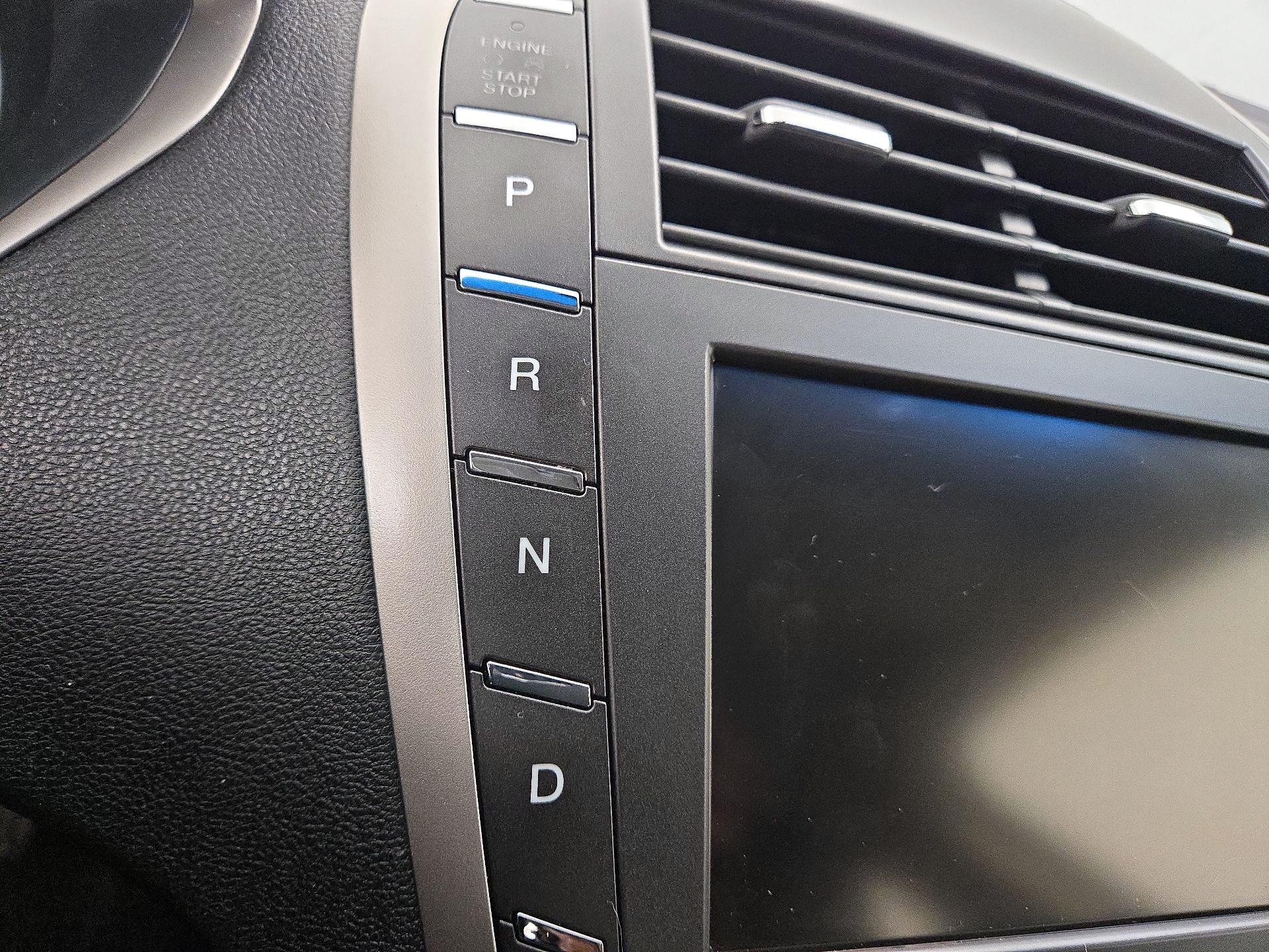 Thumbnail: 2016 Lincoln MKZ - 17