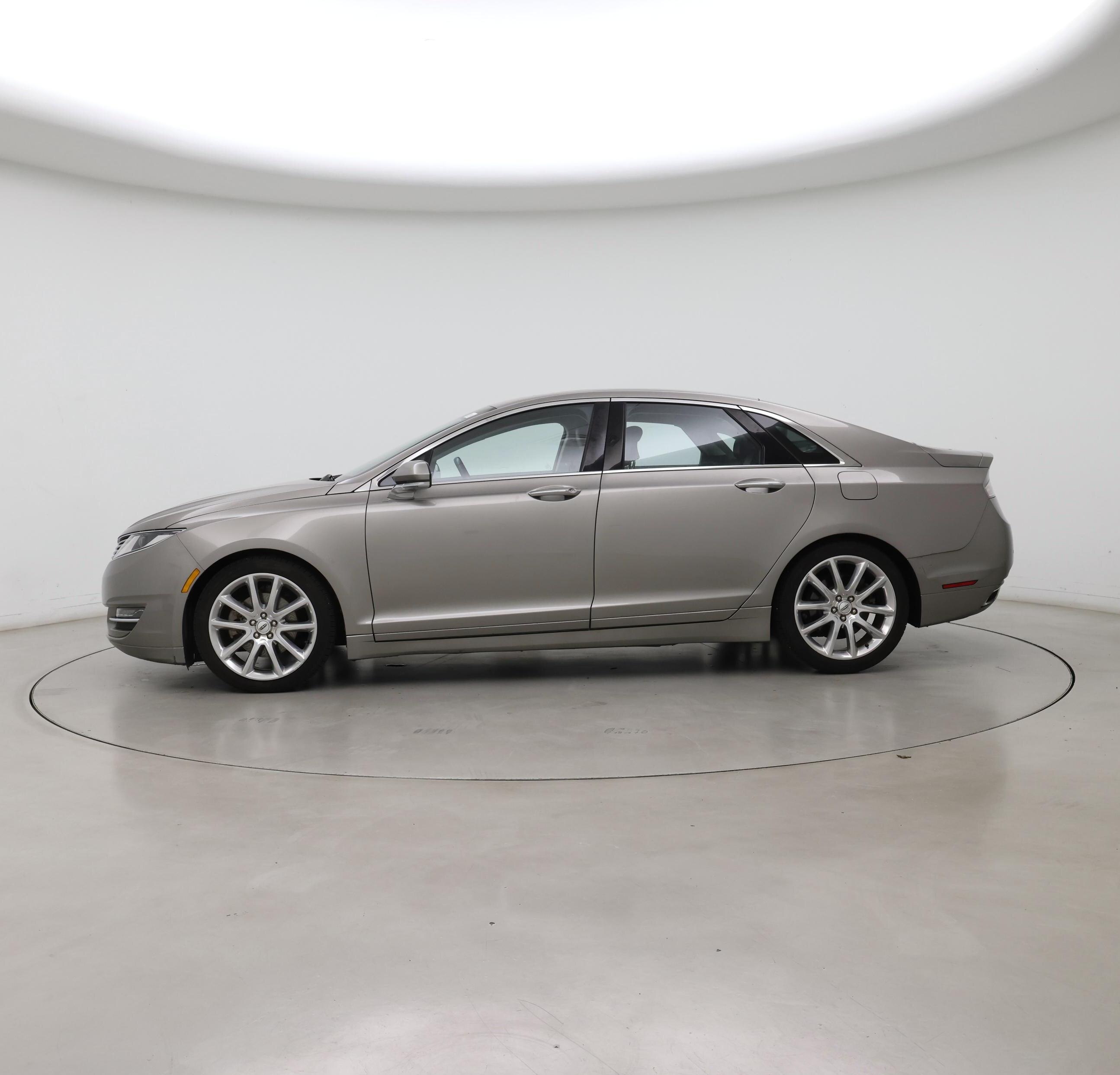 Thumbnail: 2016 Lincoln MKZ - 3