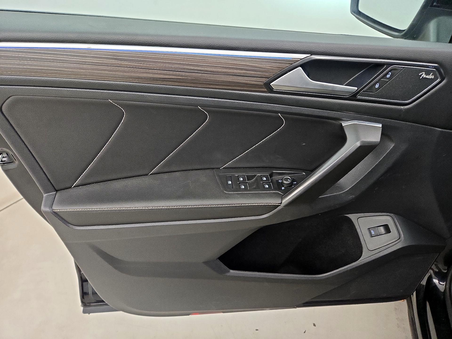 Thumbnail: 2022 Volkswagen Tiguan - 12